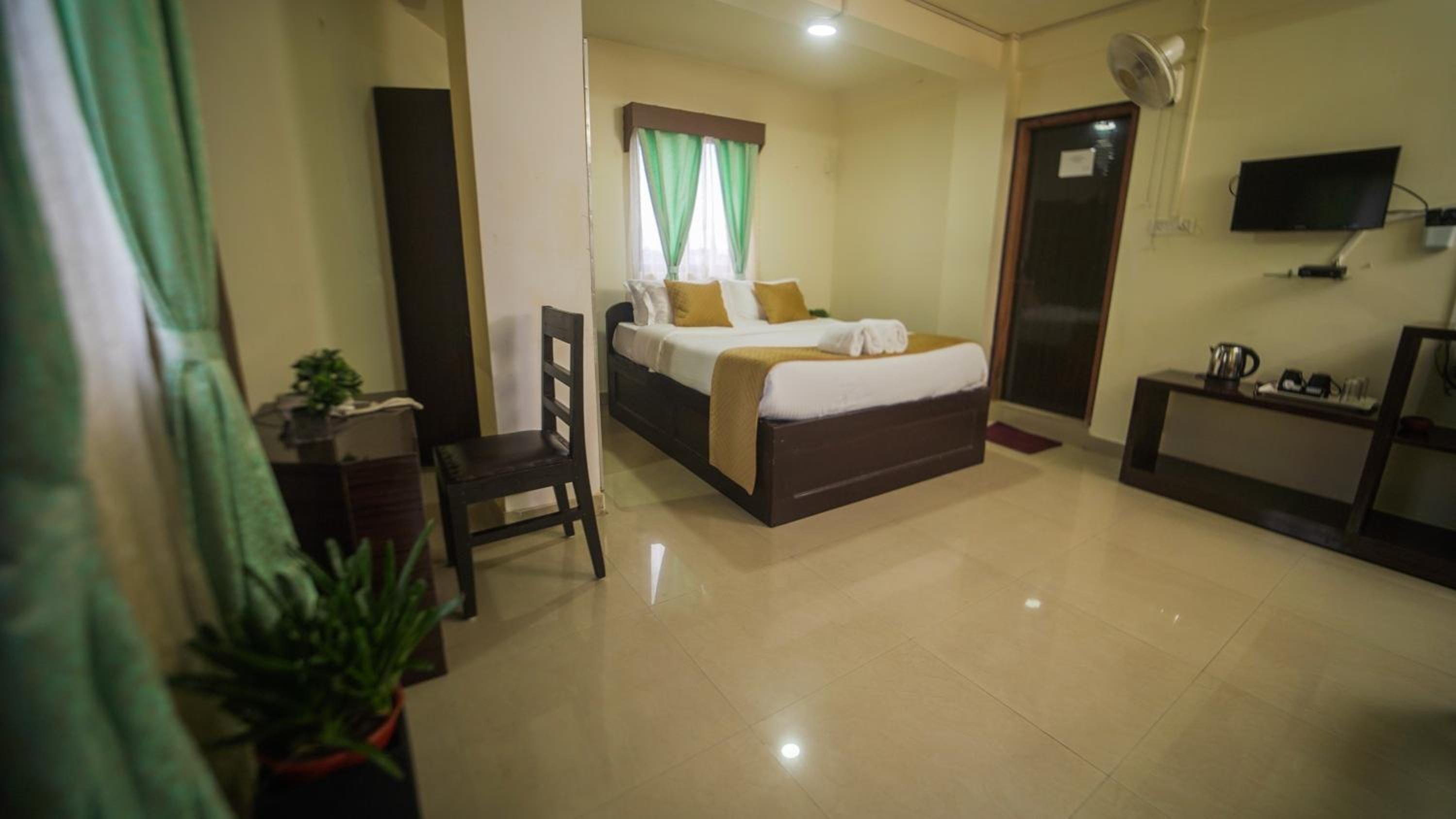 Queen Room - Photo 28