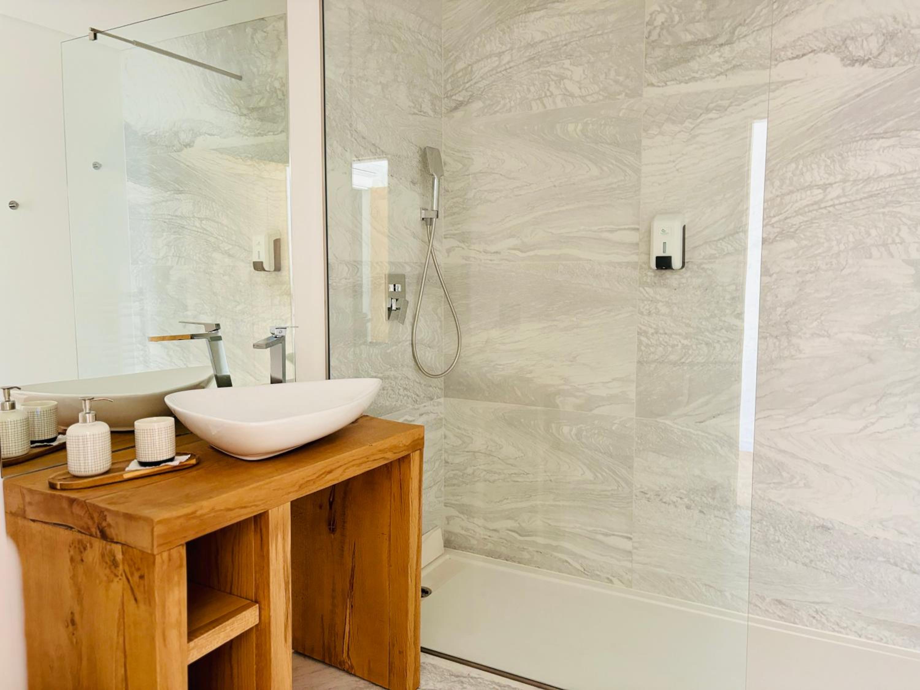 Double Room with Private Bathroom photo 2