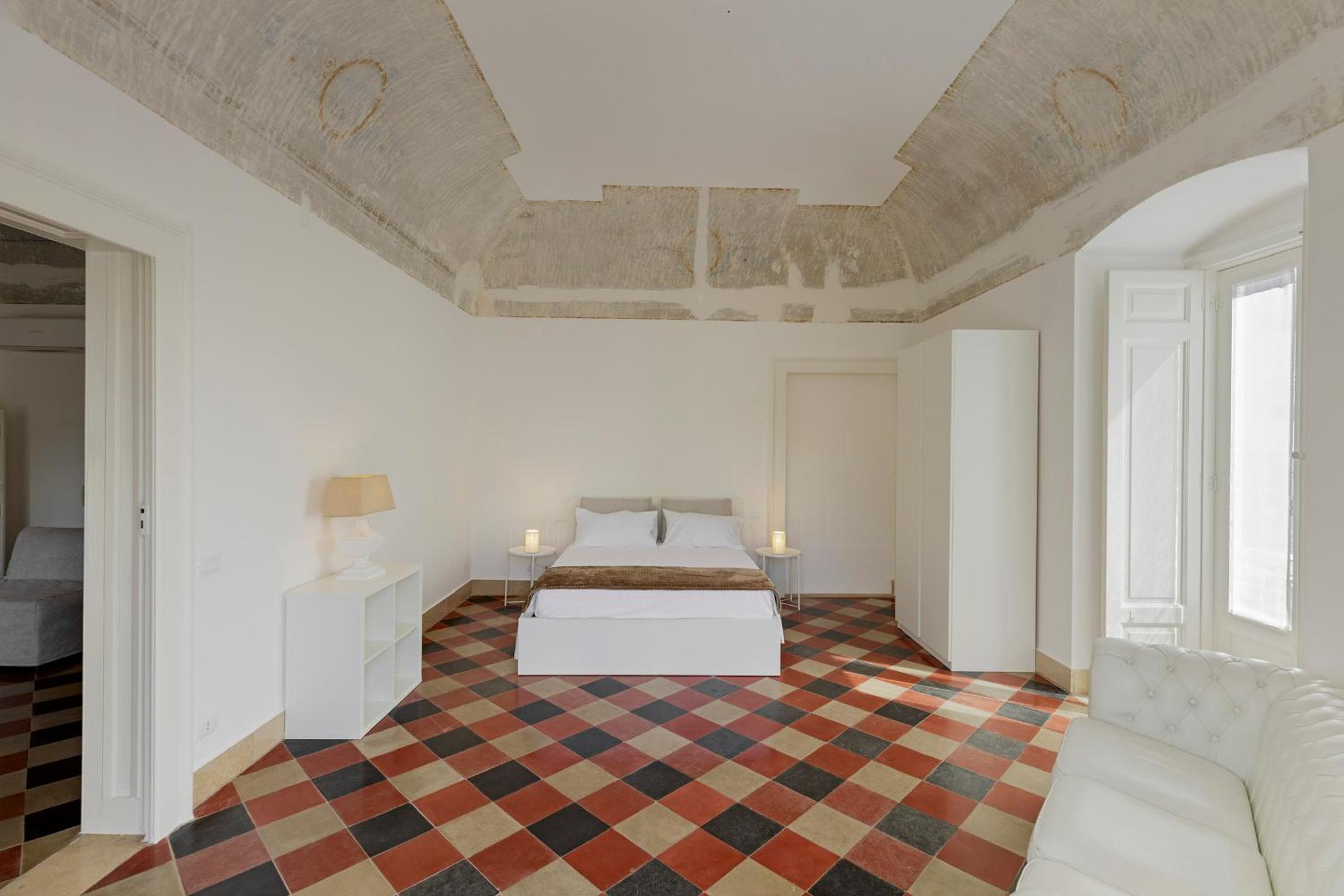 One-Bedroom Apartment with Balcony and City View photo 1