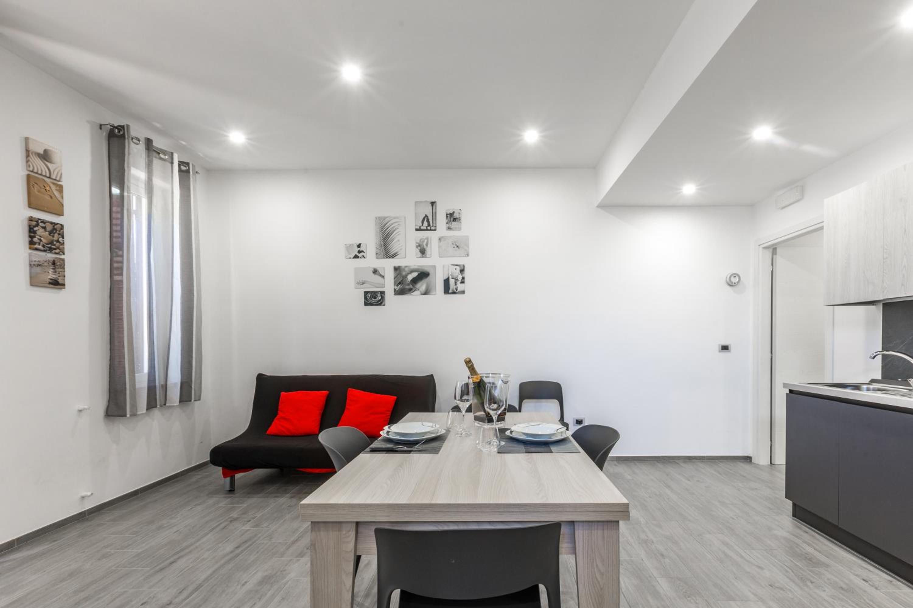 Two-Bedroom Deluxe Apartment with Garden View photo 1