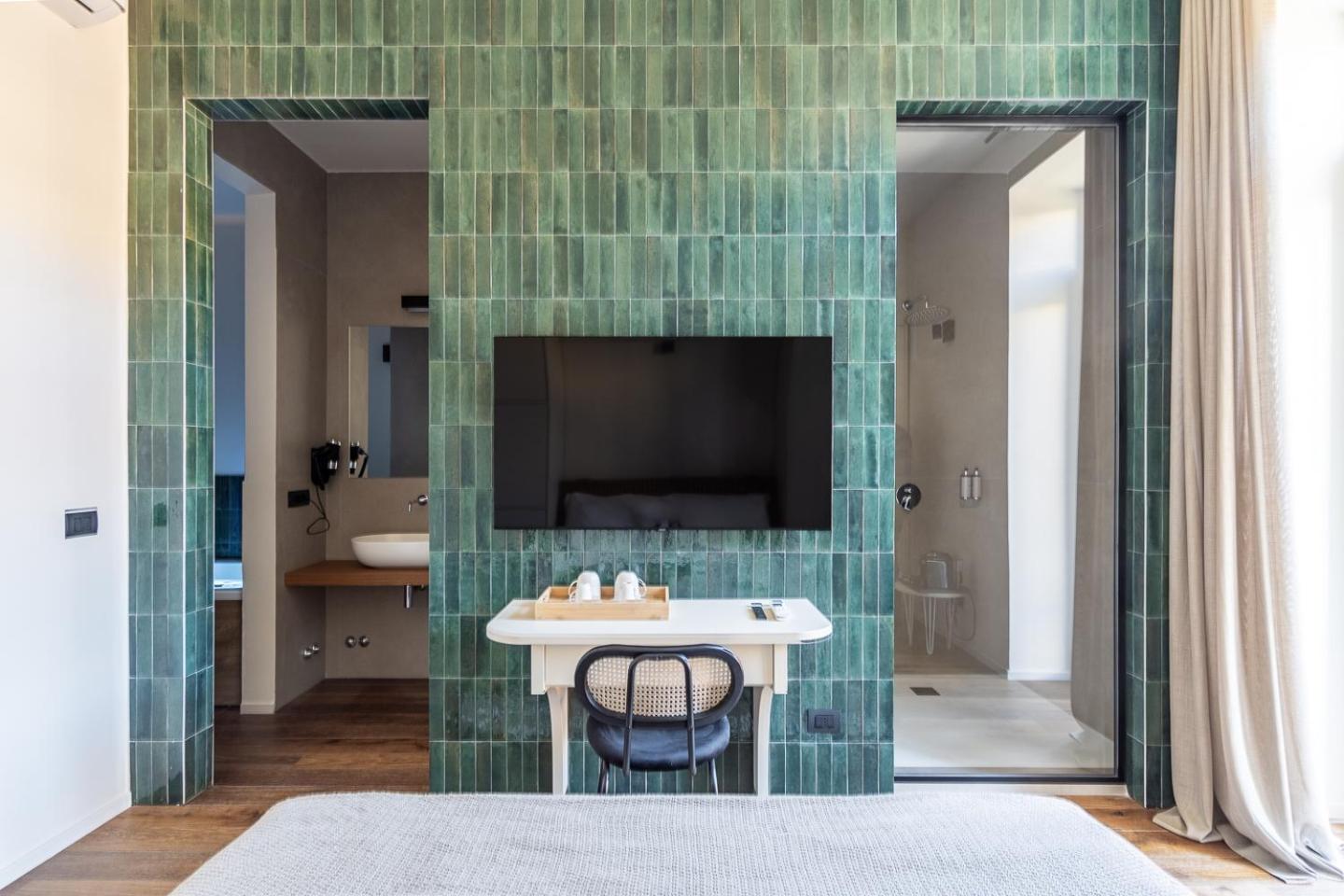 Deluxe Double Room with Bath