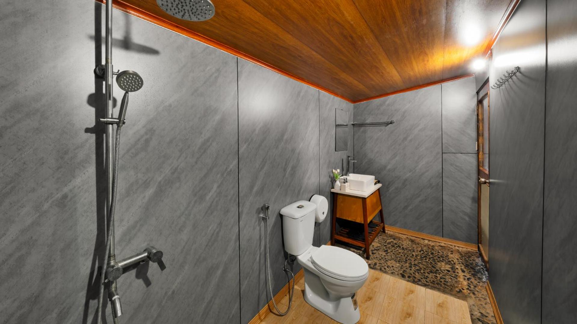 Deluxe Twin Room With Sea View photo 2