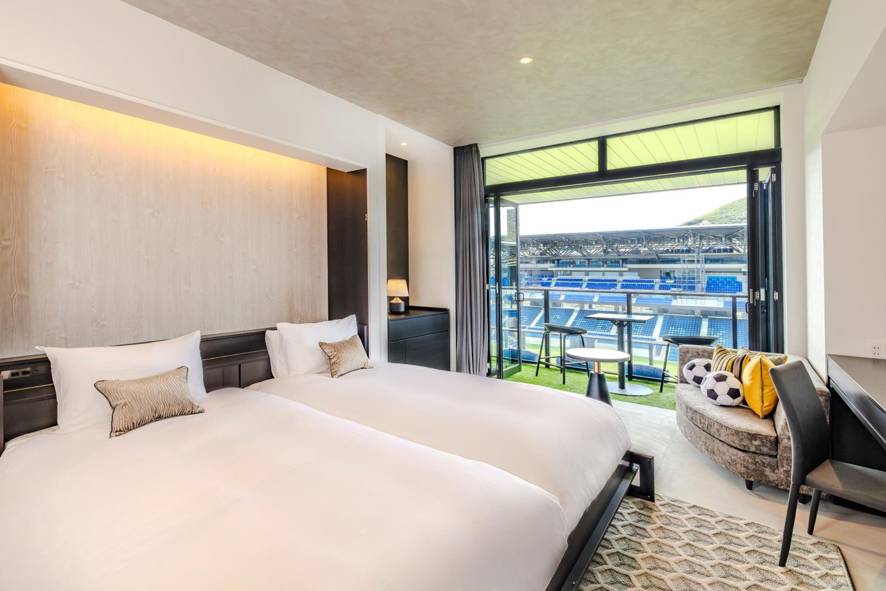 Standard Exciting Twin Room with Stadium View - Photo 1