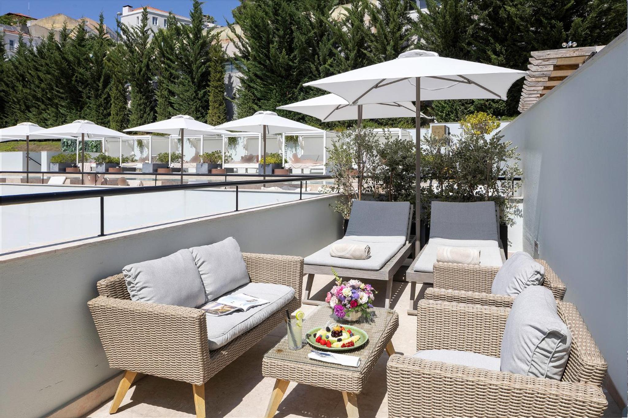 Suite with Terrace (Non Smoking) thumbnail 6