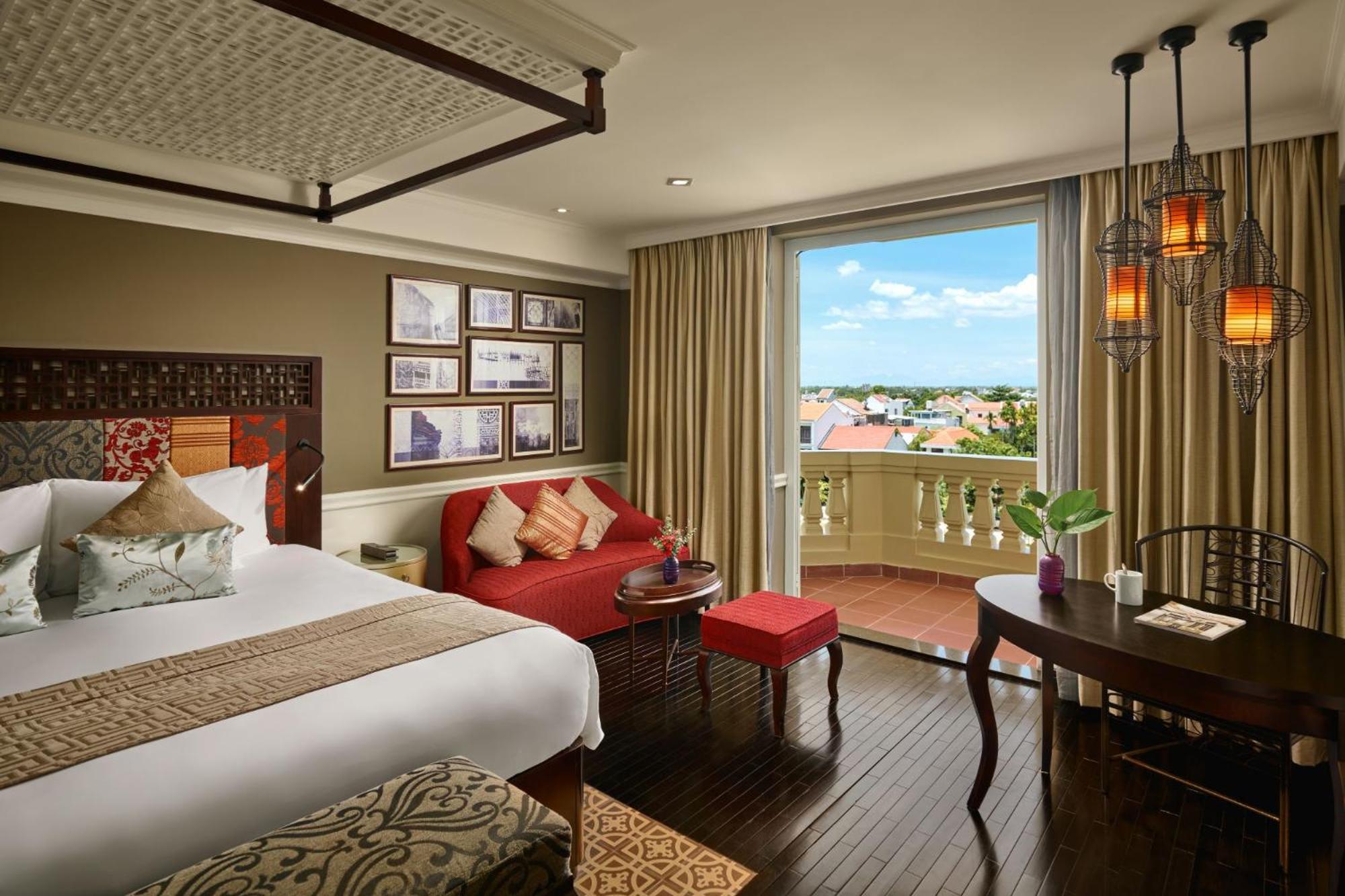 Grand Deluxe King with River View
