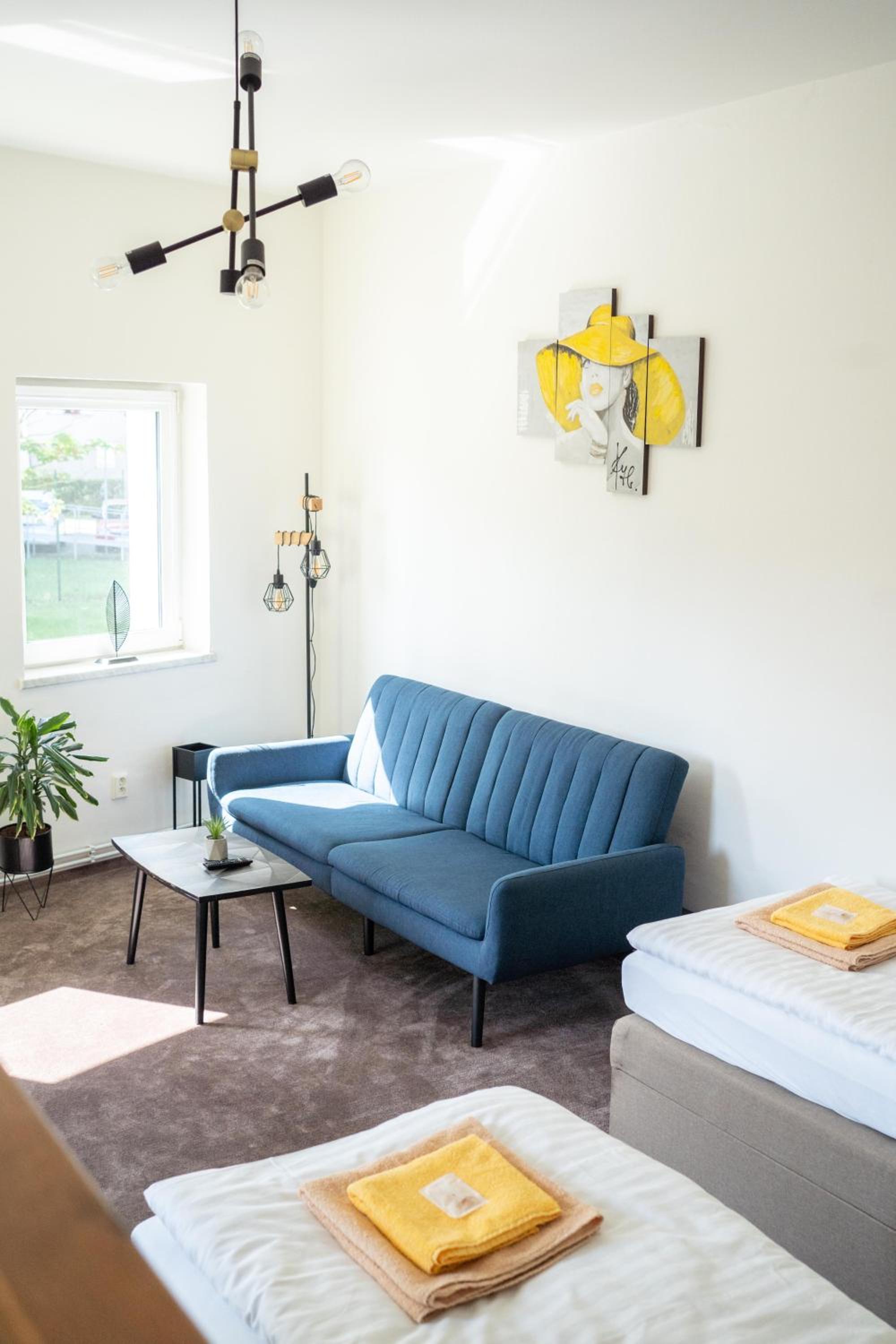 One-Bedroom Apartment photo 1