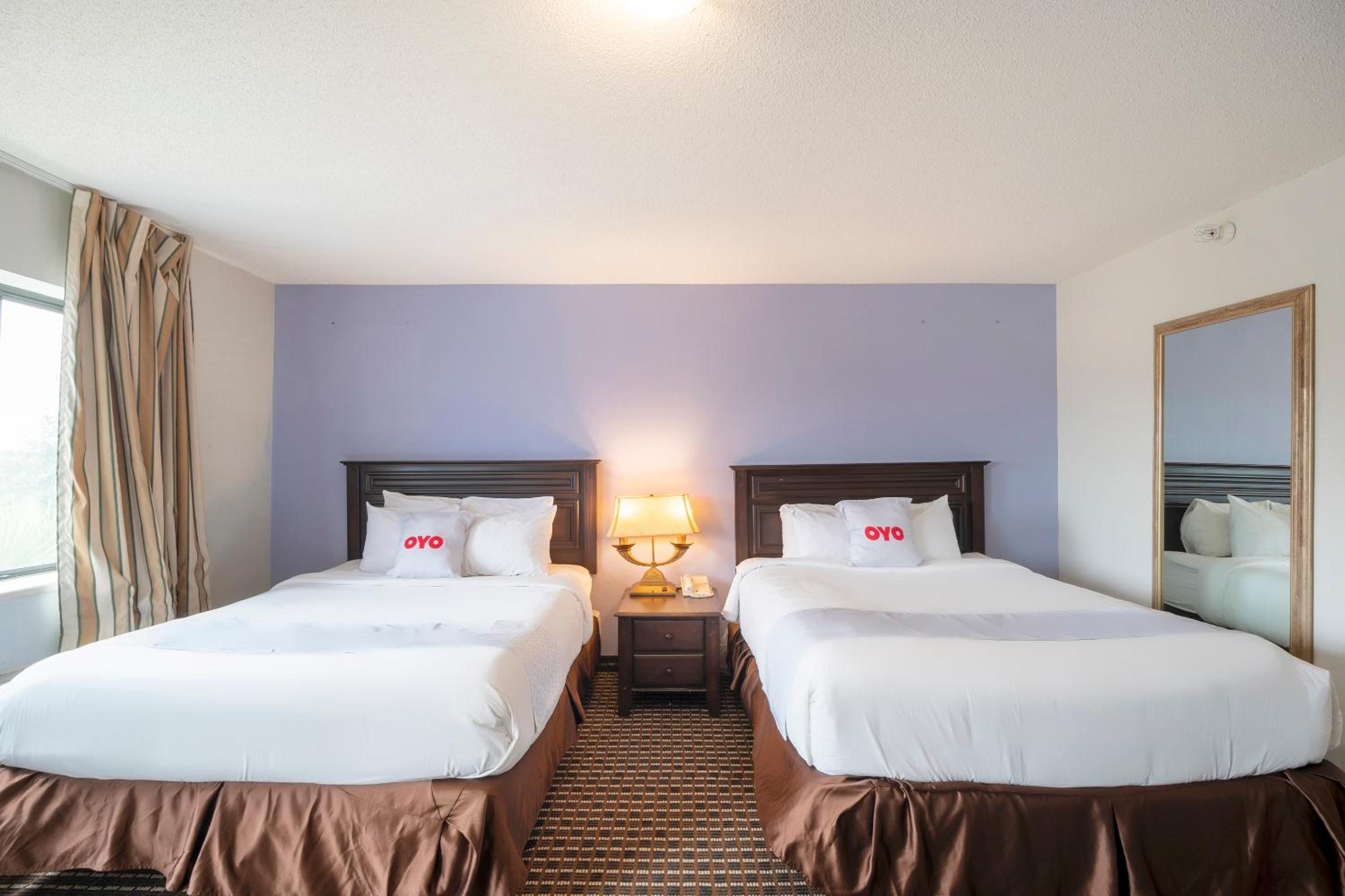 Premium 2 Queen Beds Non-Smoking - Photo 5