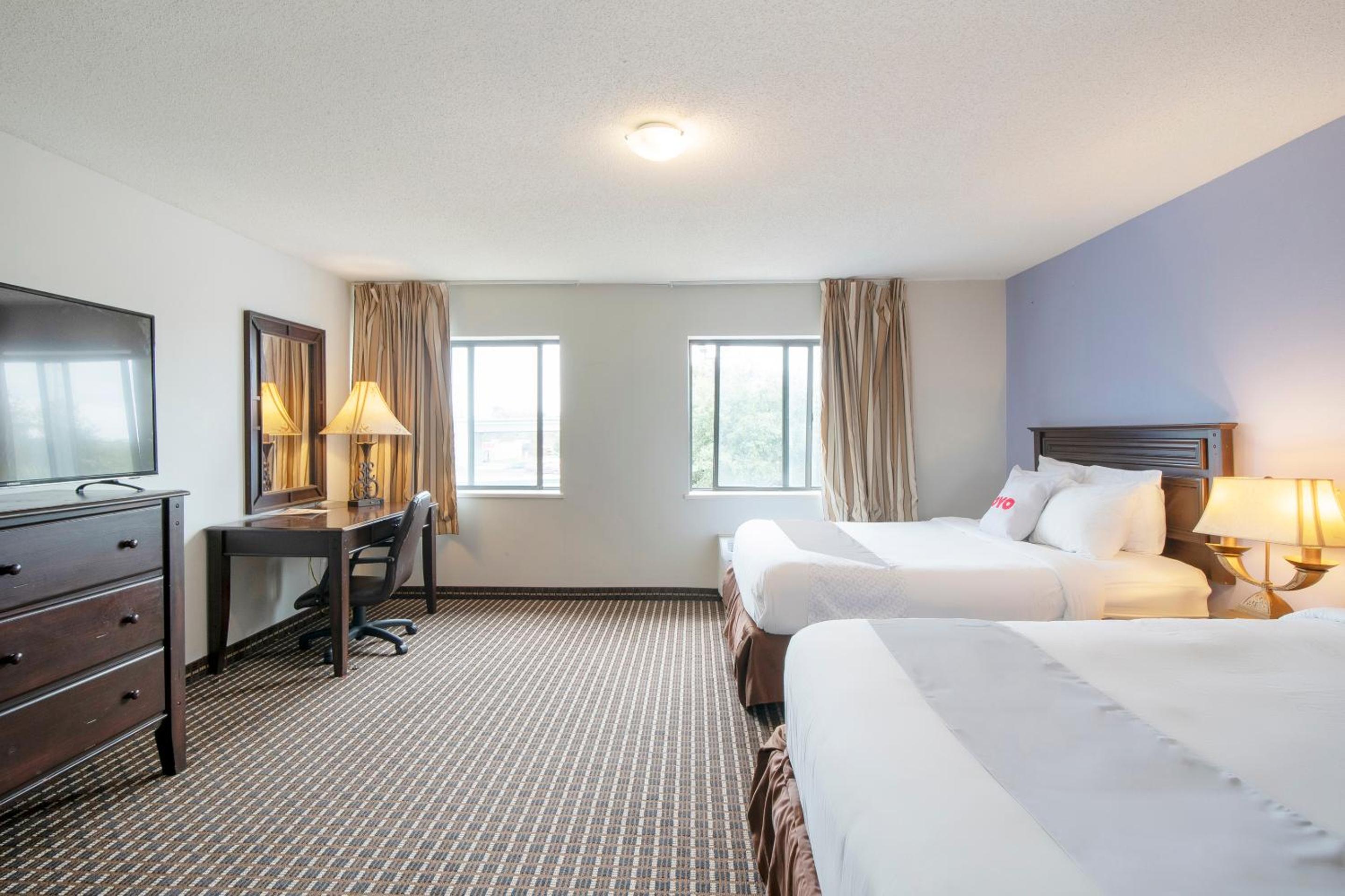 Premium 2 Queen Beds Non-Smoking - Photo 7