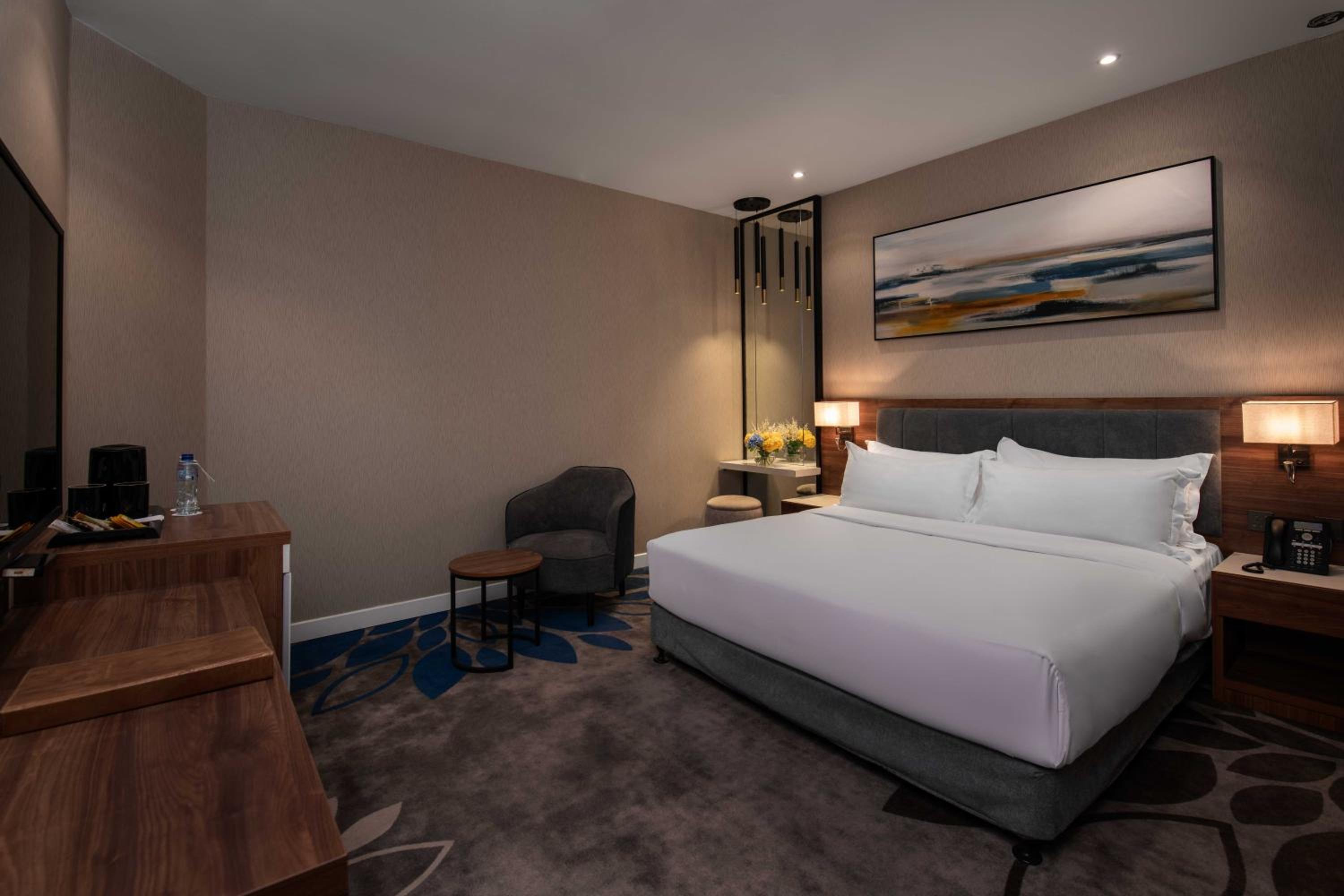 Standard King Room photo 1