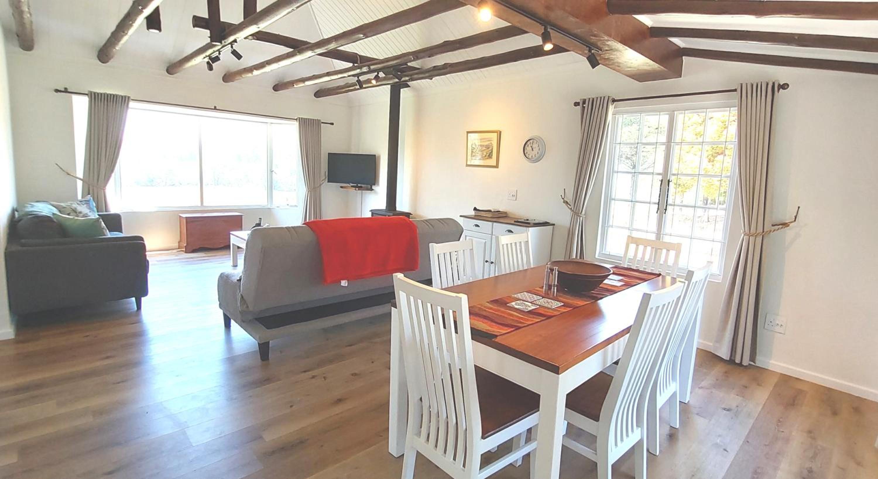 Two-Bedroom Apartment with Mountain View photo 1