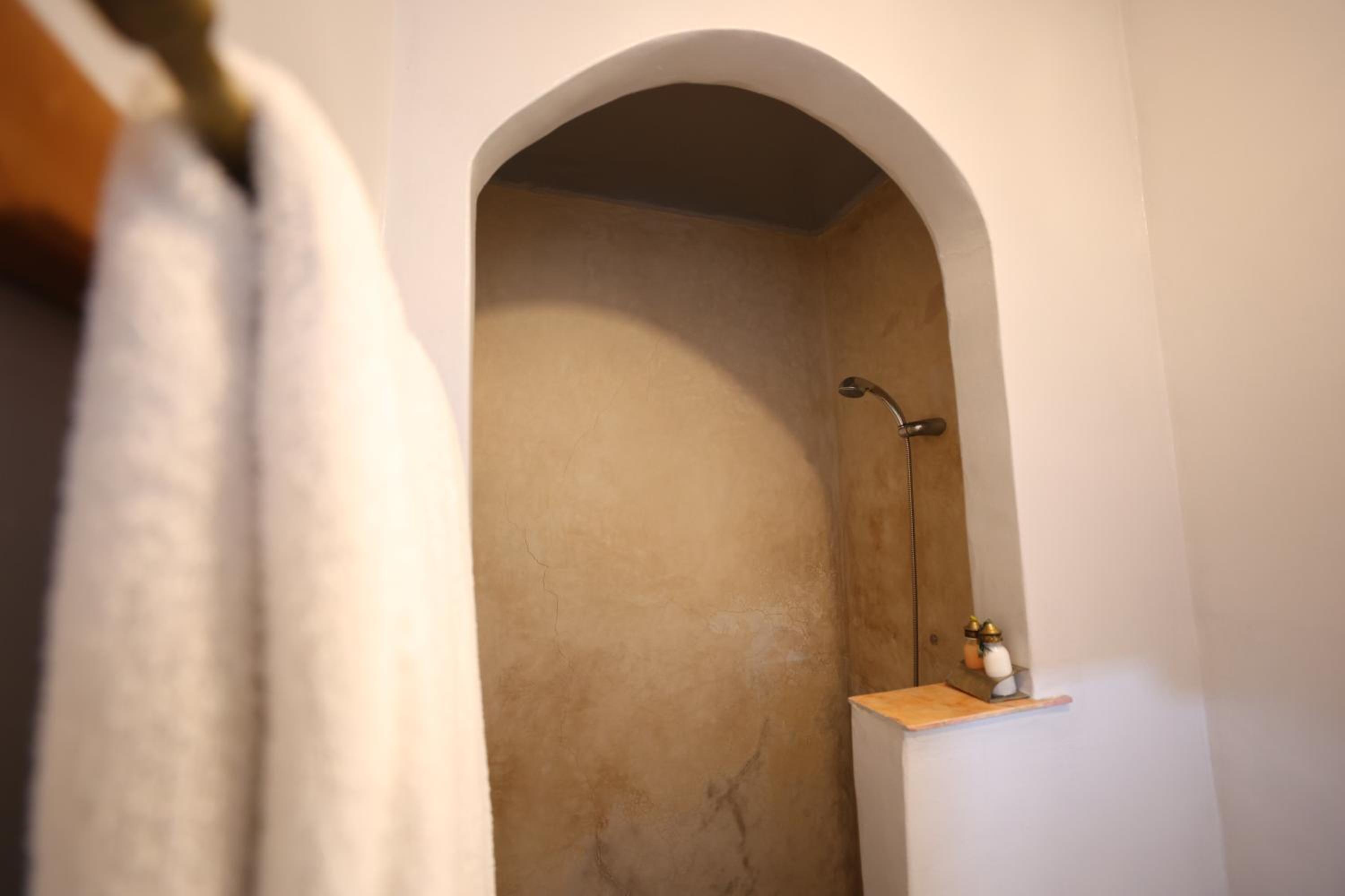 Double Room - Photo 11