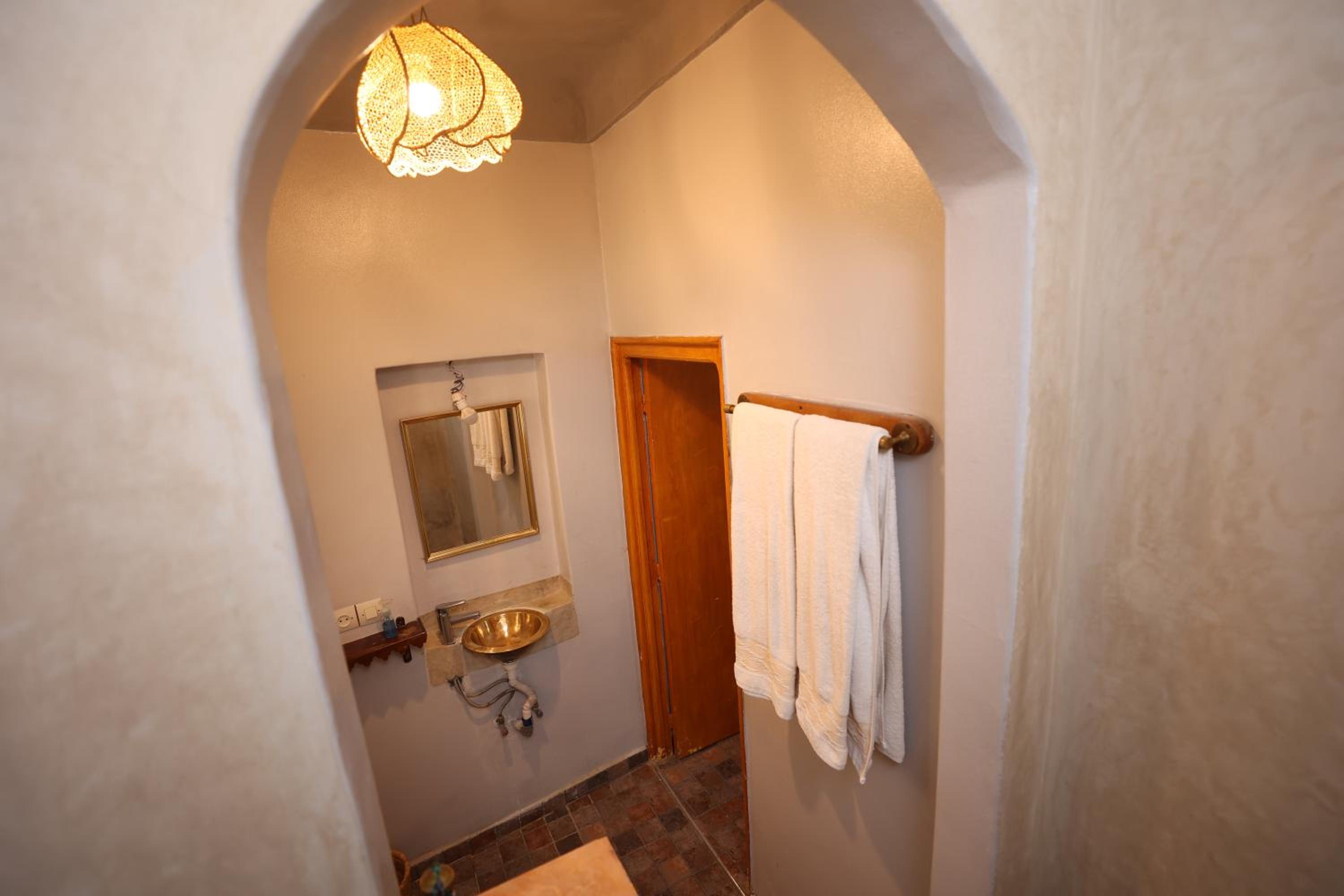 Double Room - Photo 12