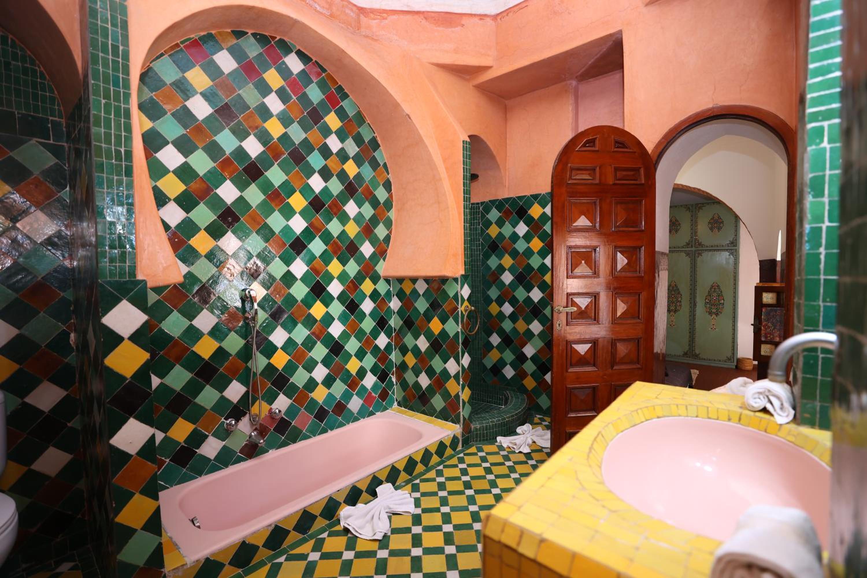 Deluxe Suite - Photo 6