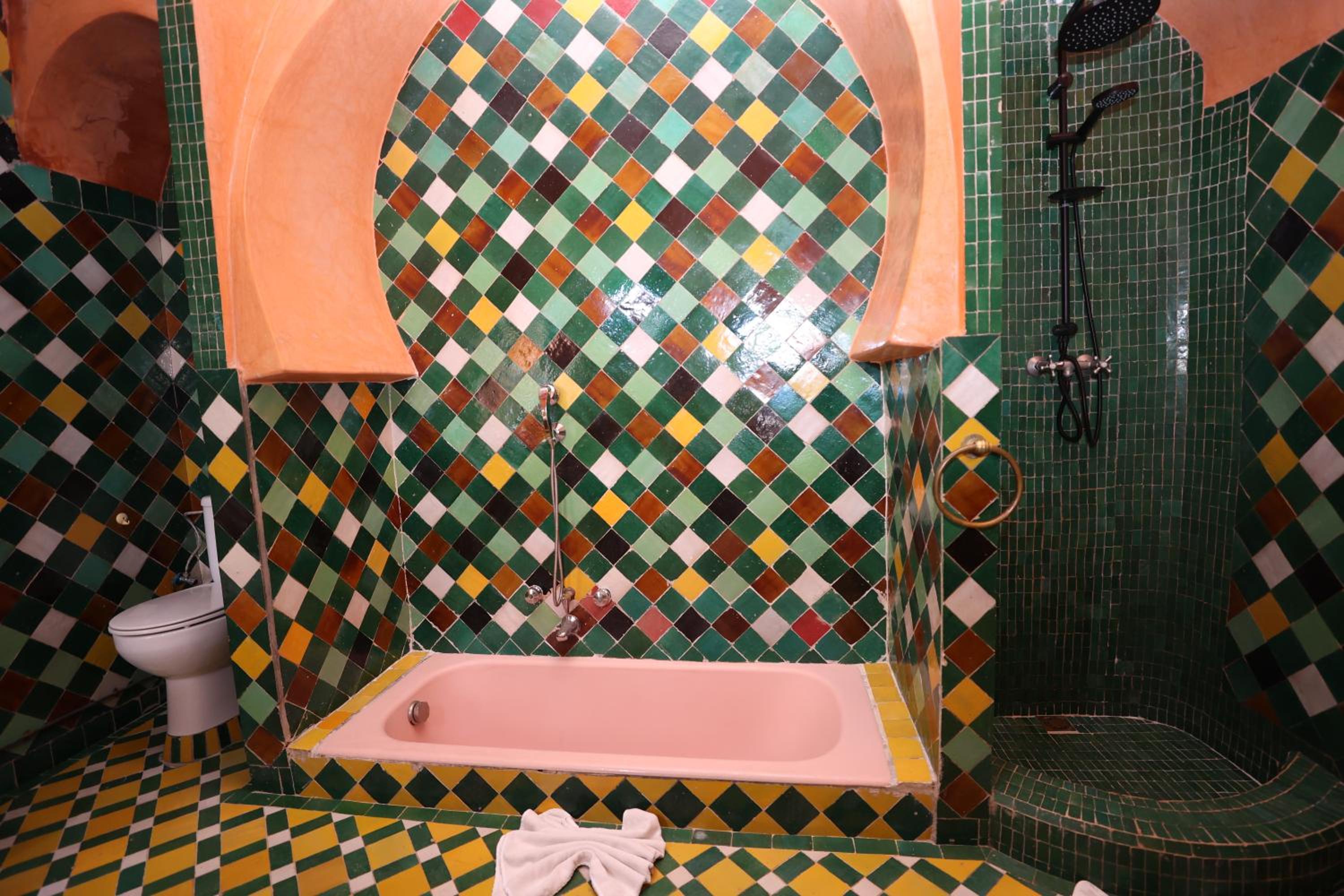 Deluxe Suite - Photo 7