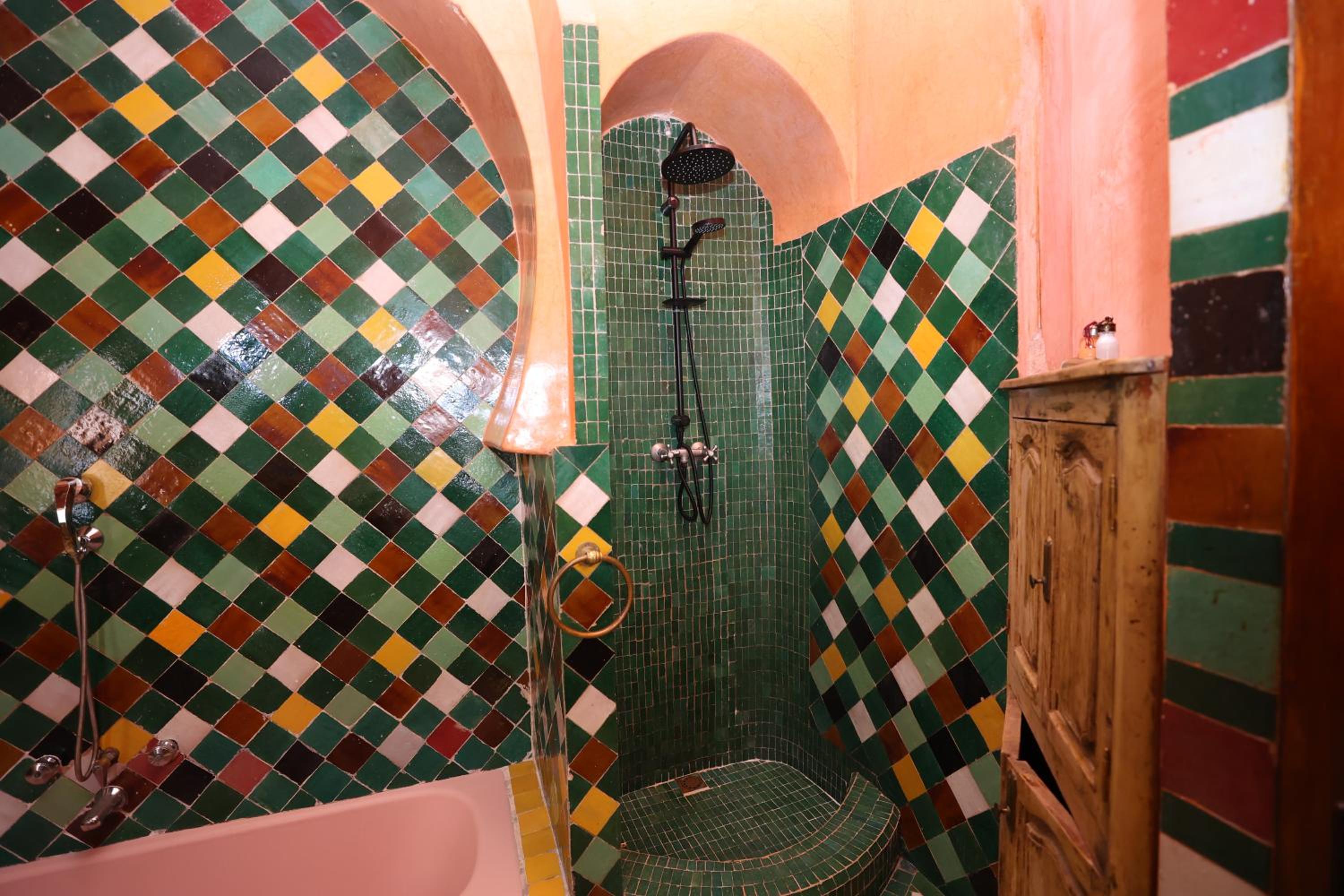 Deluxe Suite - Photo 8