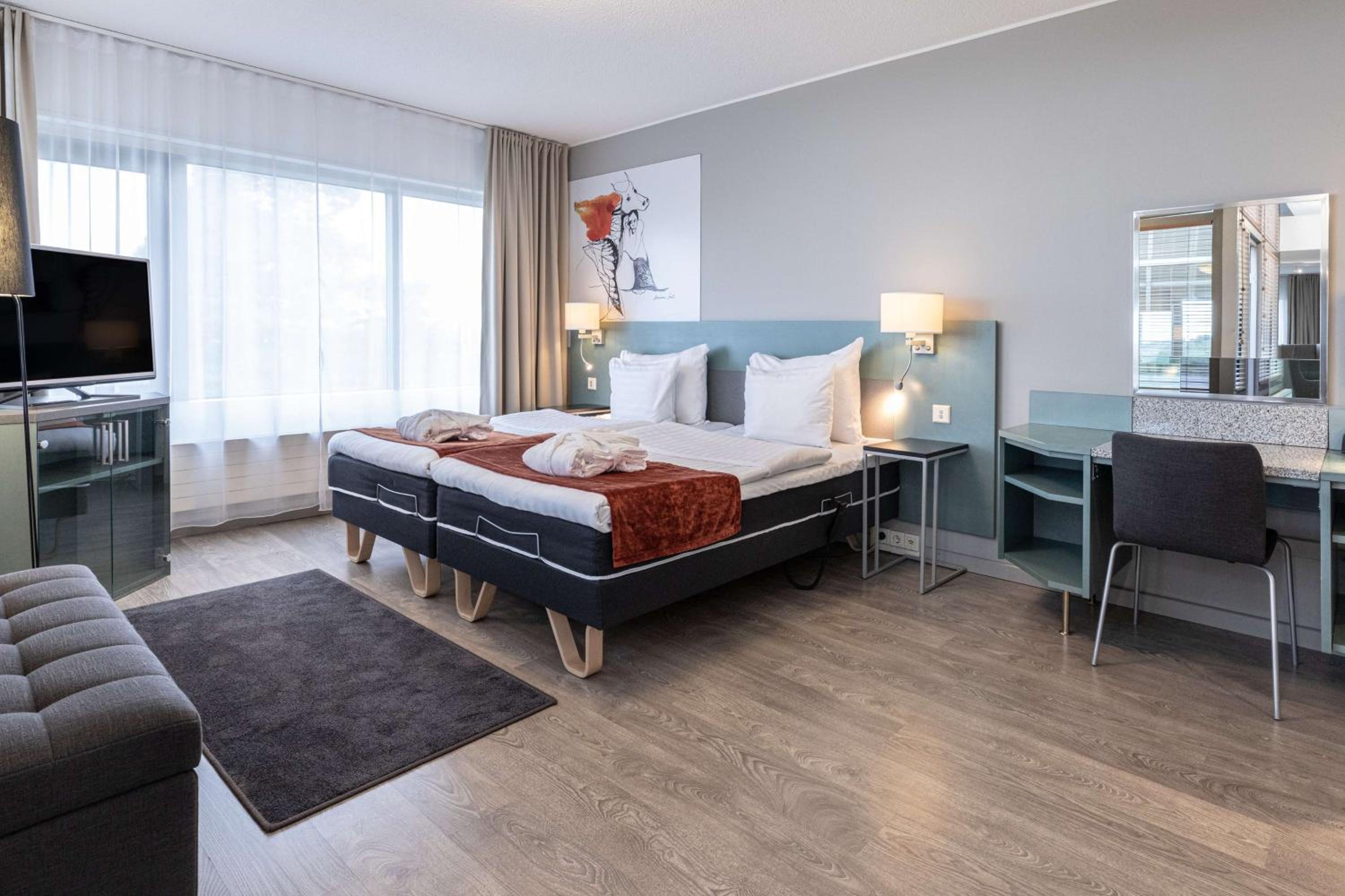 Suite - Photo 2