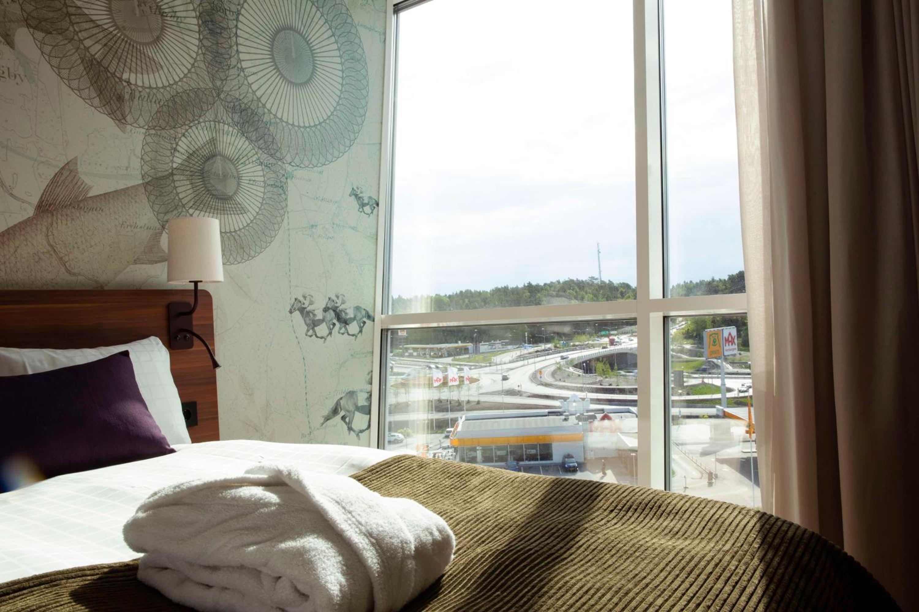 Superior King Room - Photo 3