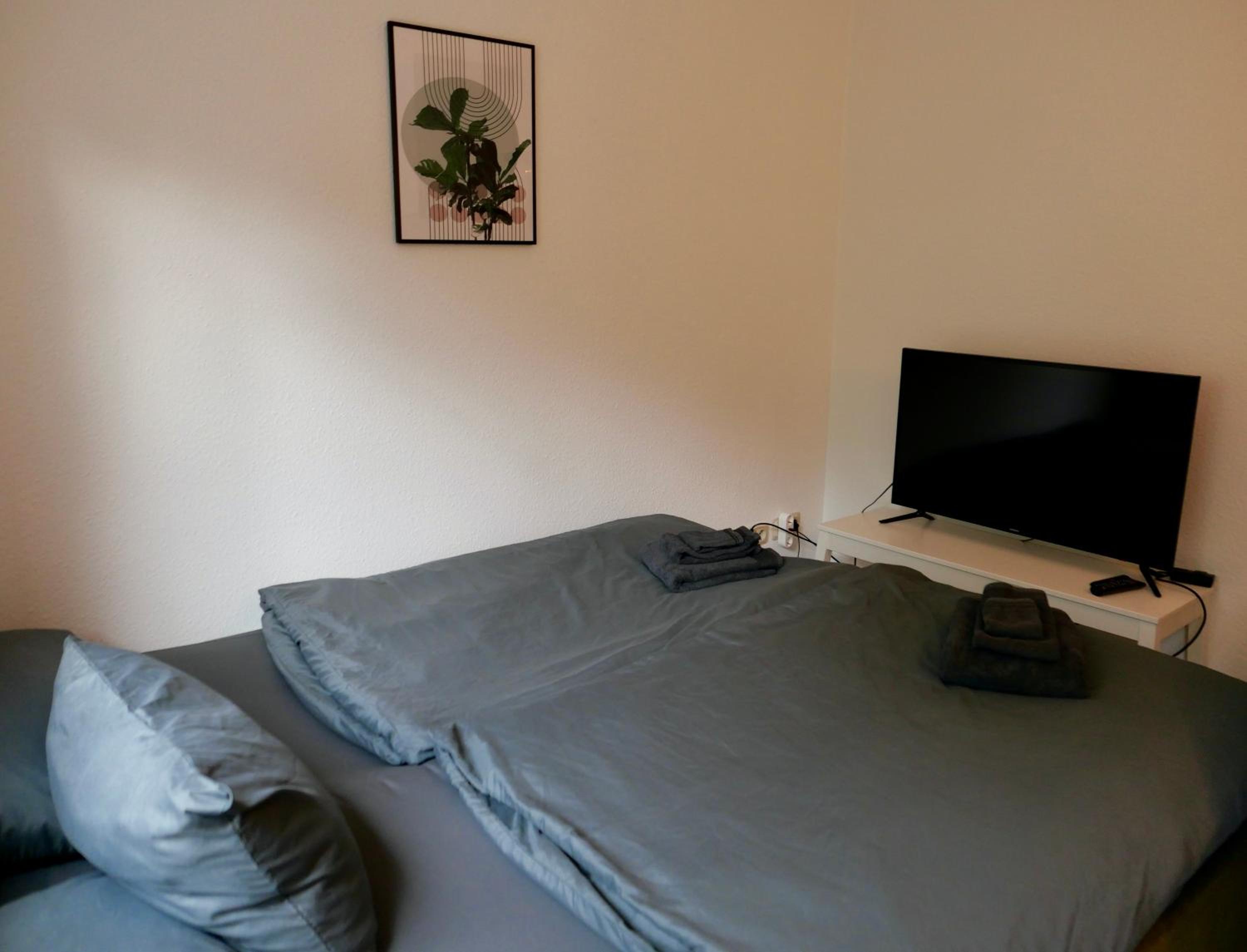 One-Bedroom Apartment photo 1