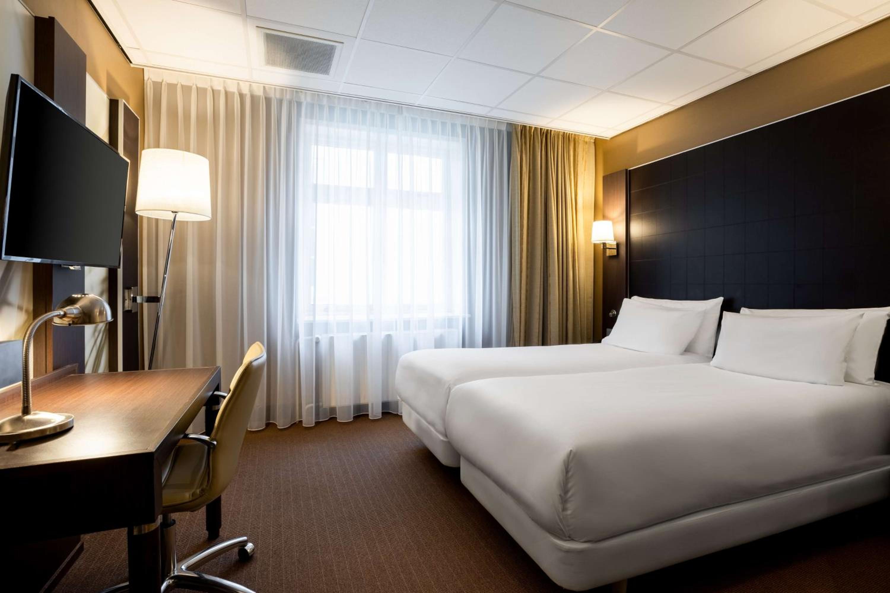 Standard Twin Room - Photo 1
