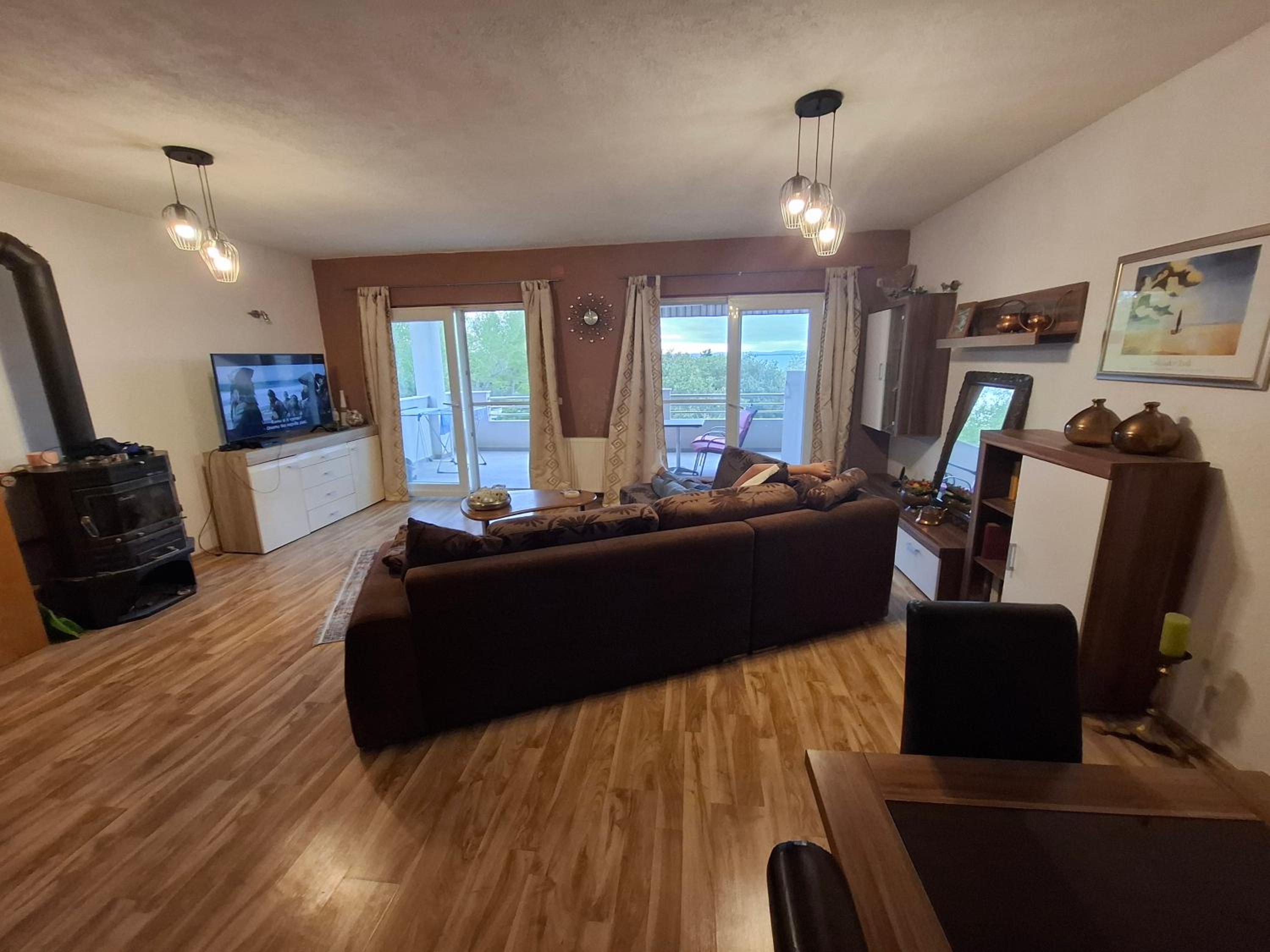 One-Bedroom Deluxe Apartment