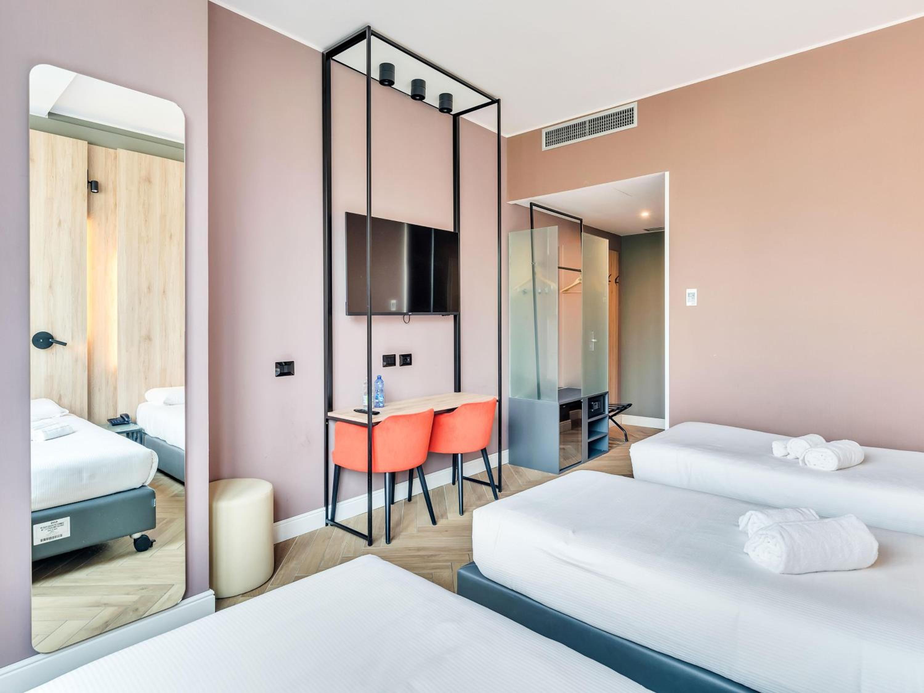 Standard Triple Room thumbnail 5