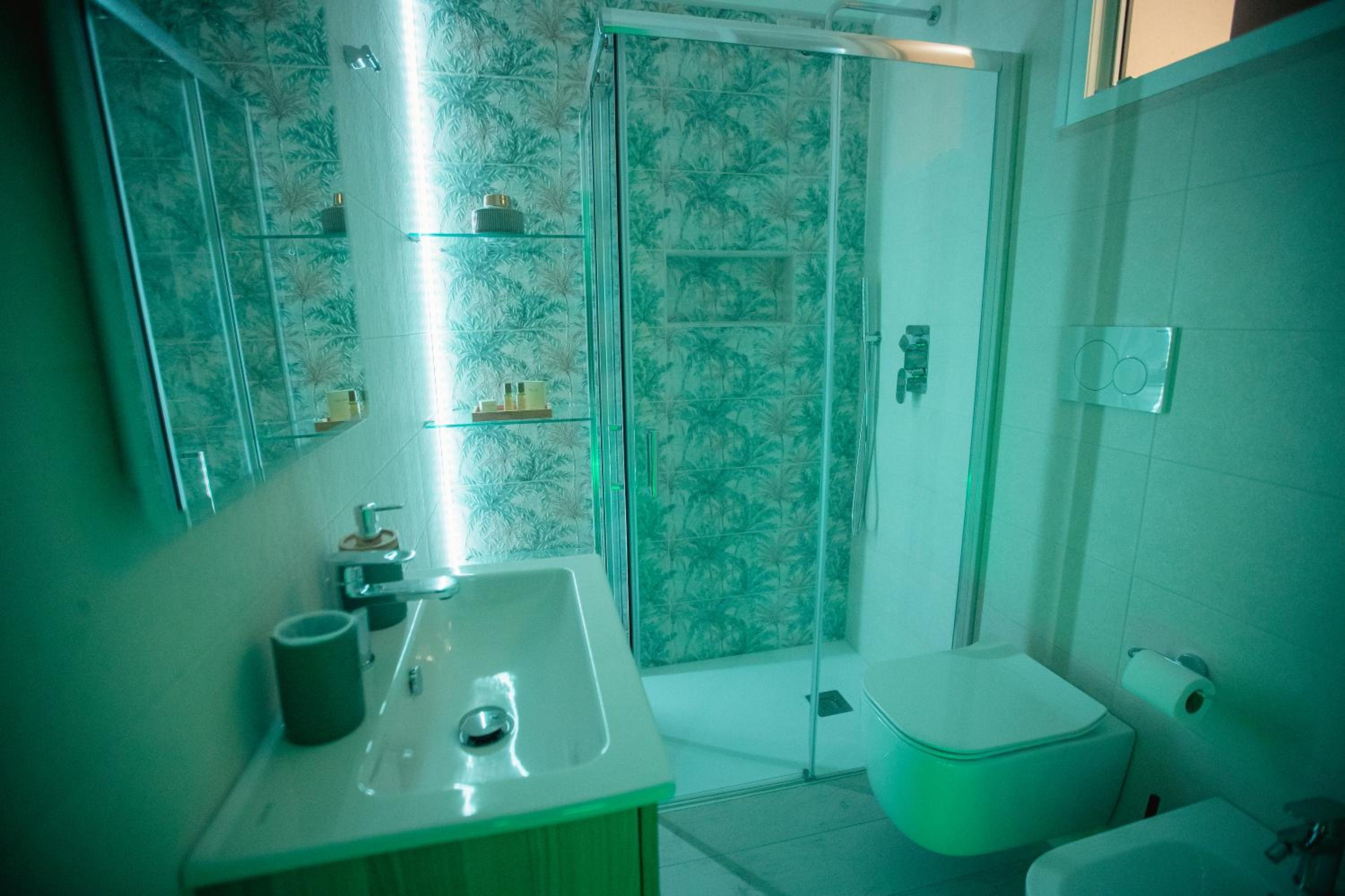 Double Room with Spa Bath photo 3