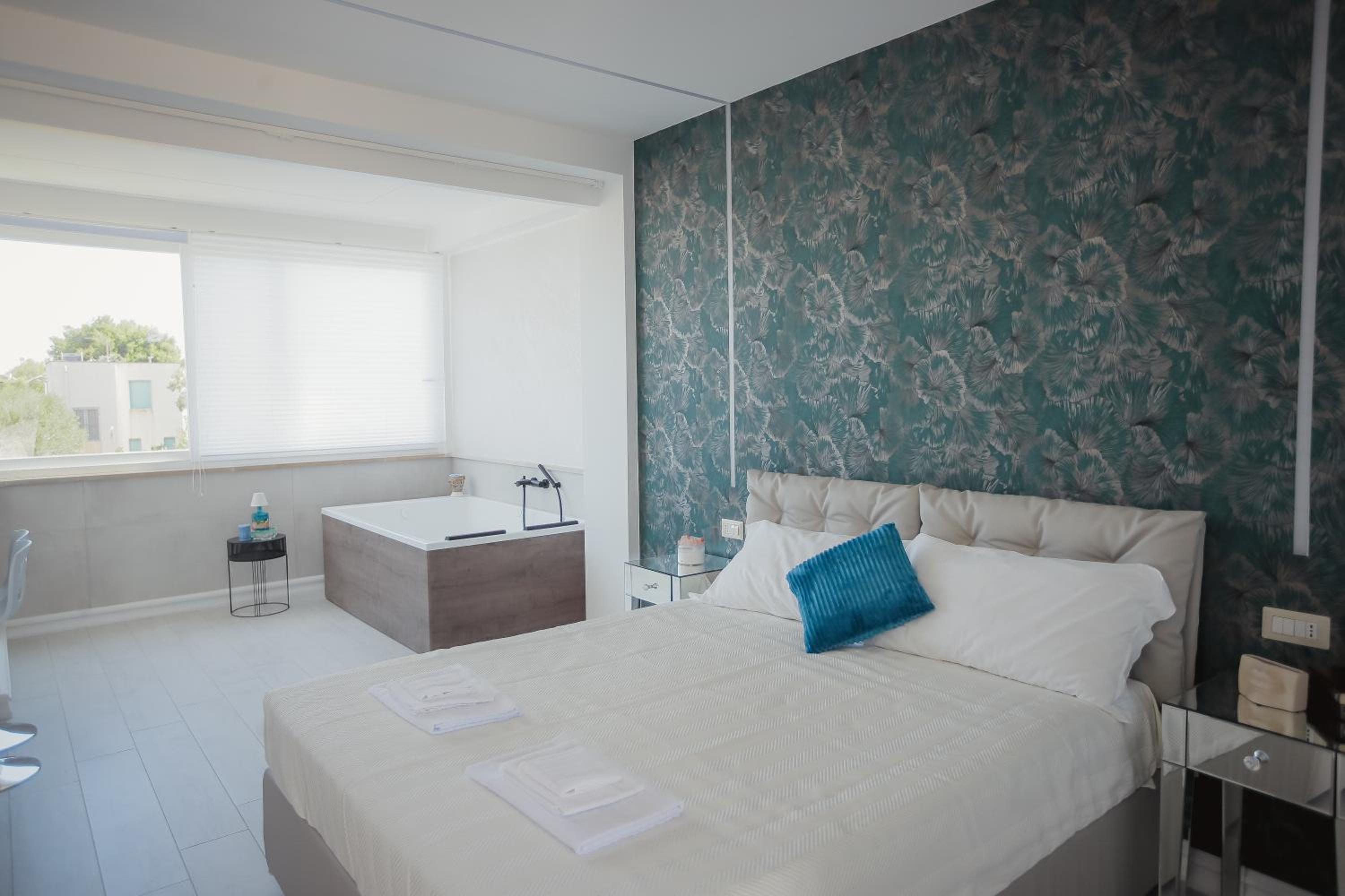 Double Room with Spa Bath photo 1
