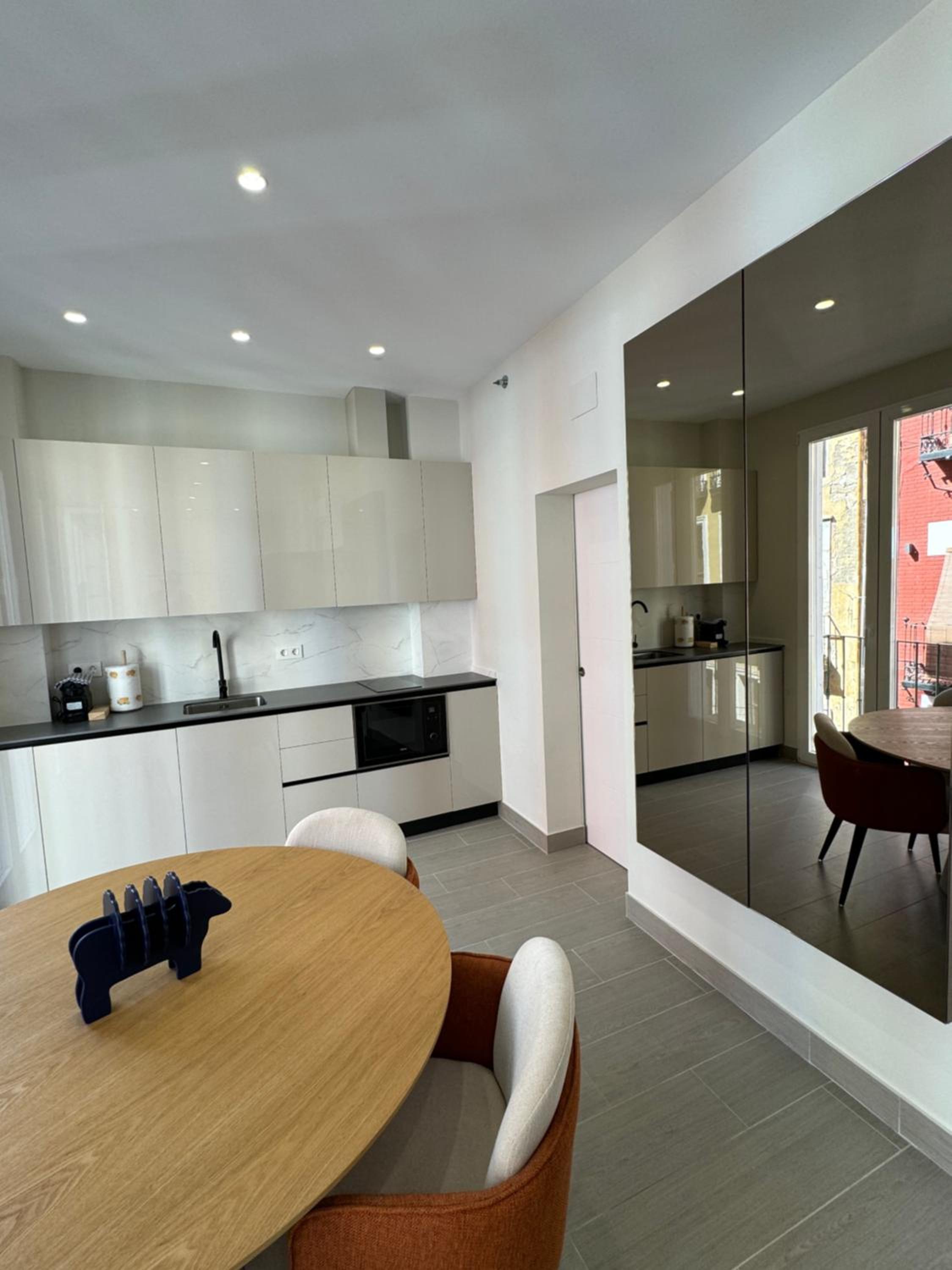 Deluxe Apartment - Photo 12