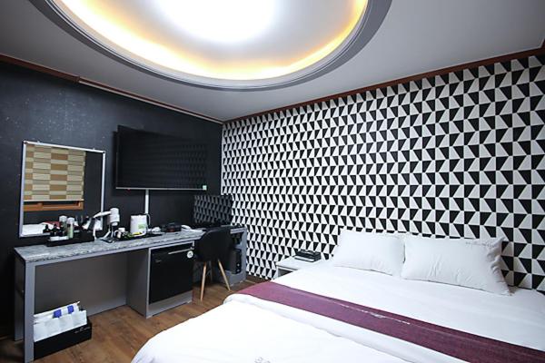 Standard Double Room - Photo 4