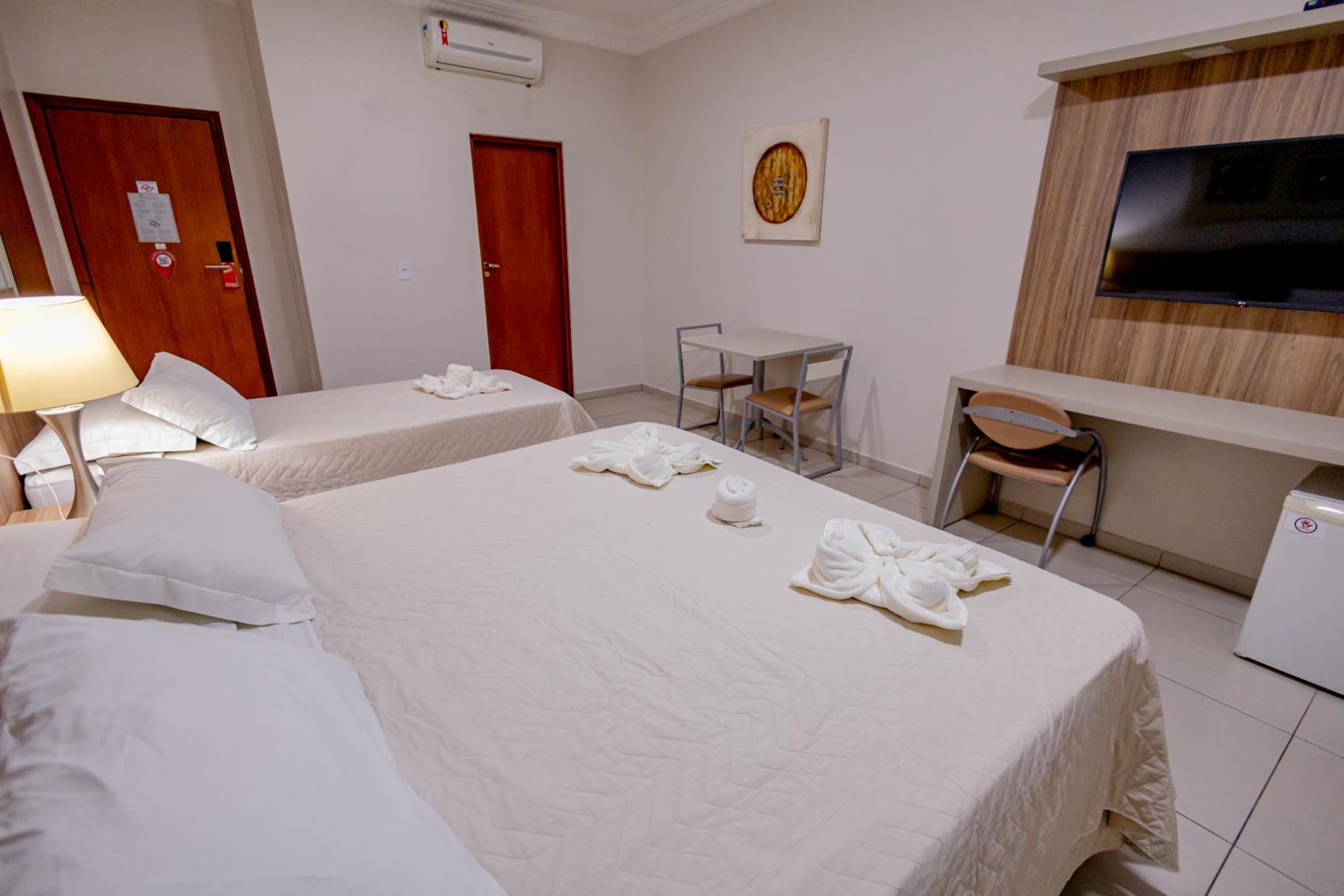 Standard Double Room - Photo 5