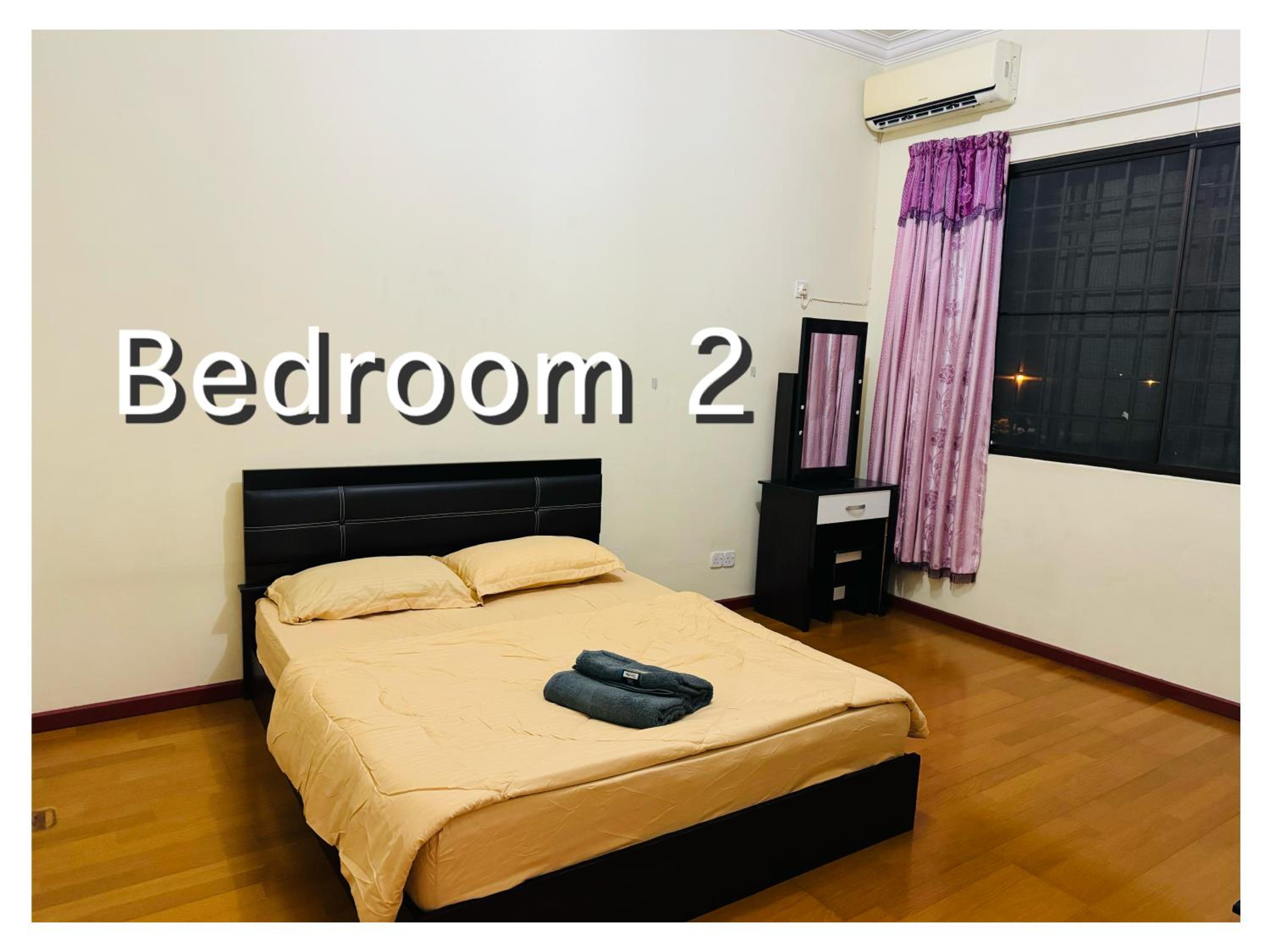 Four-Bedroom House photo 2
