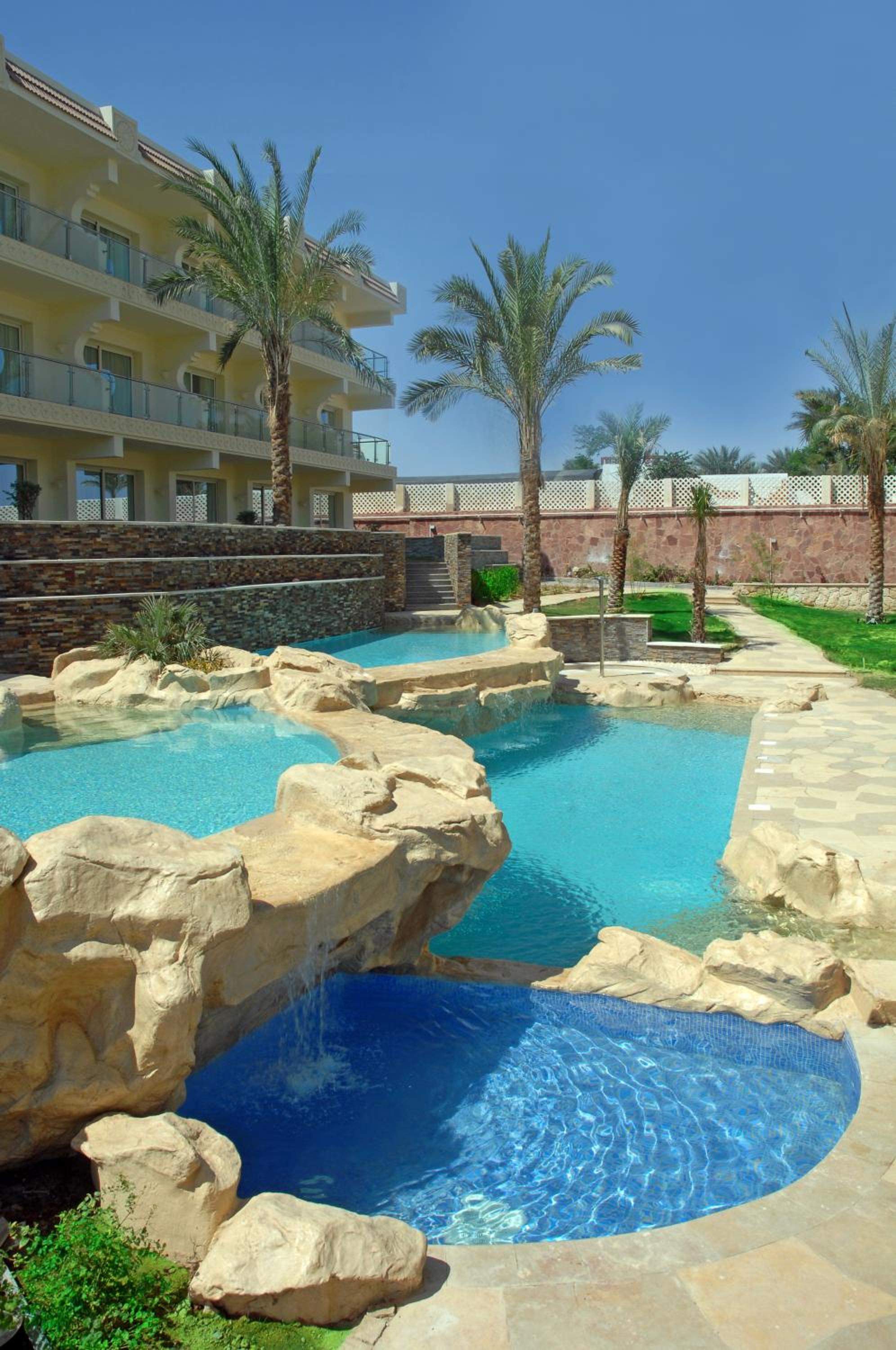 Swim-Up Room - Photo 9