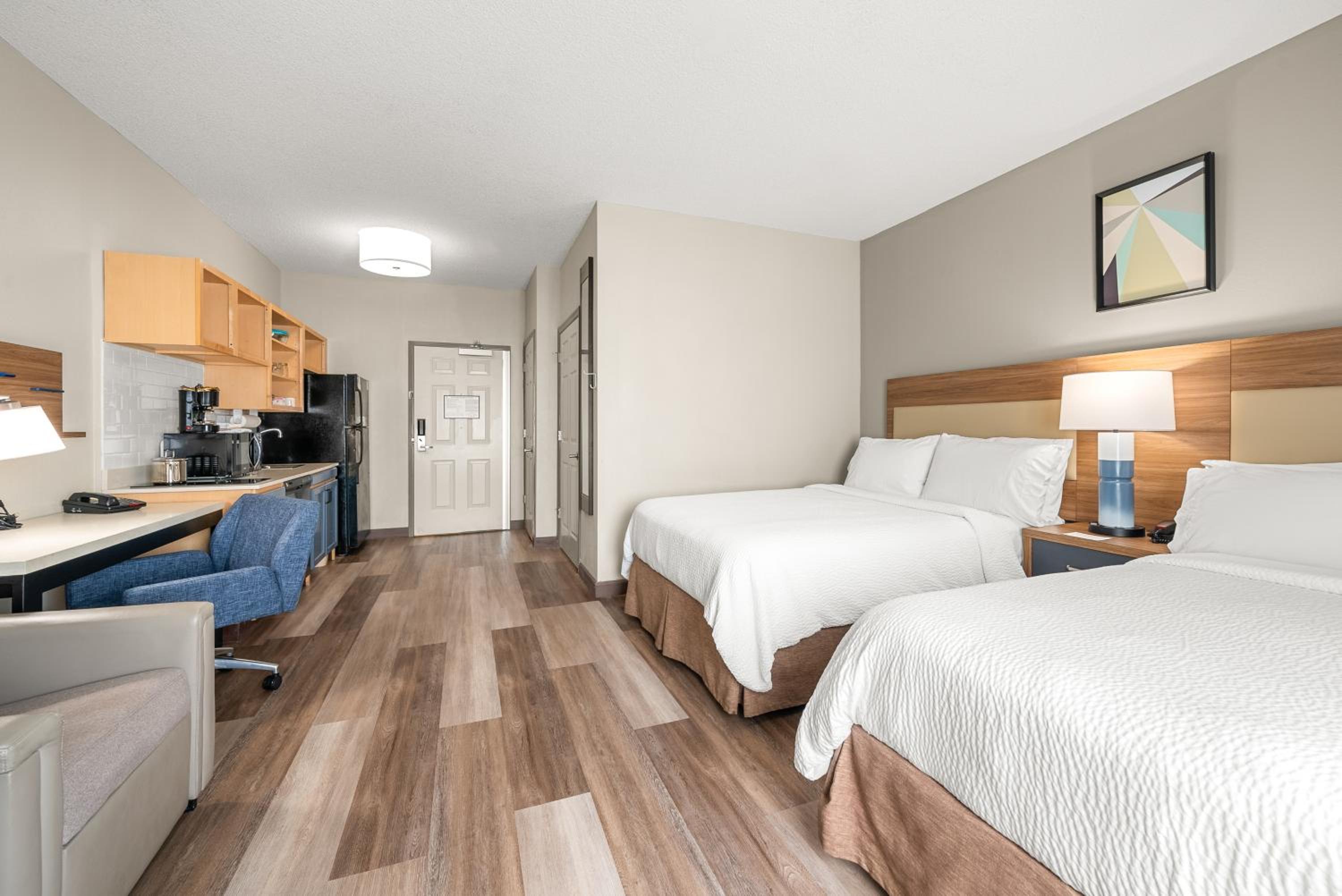 Studio Suite with Two Double Beds - Photo 1