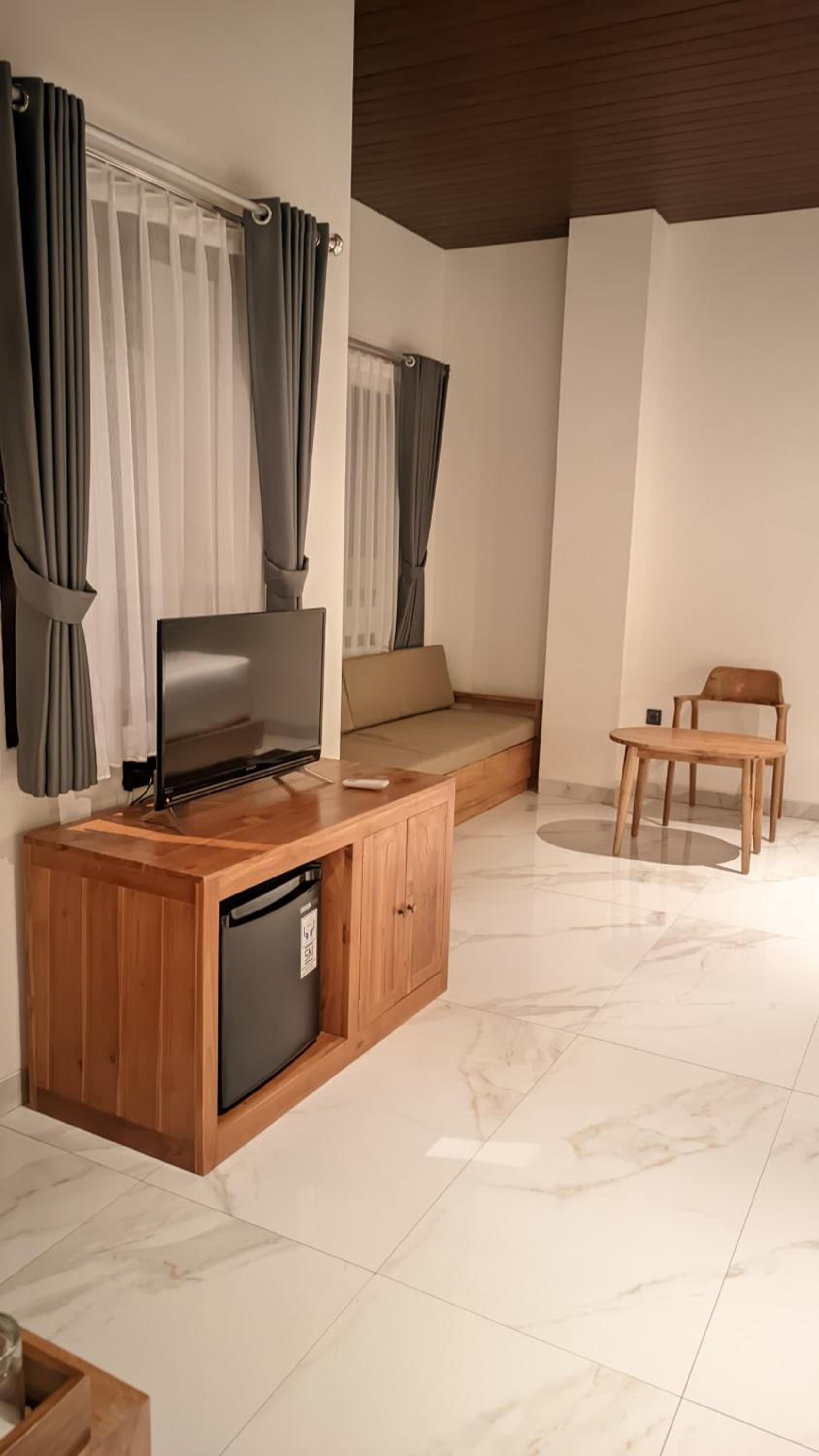 Family Suite with Balcony - Photo 8