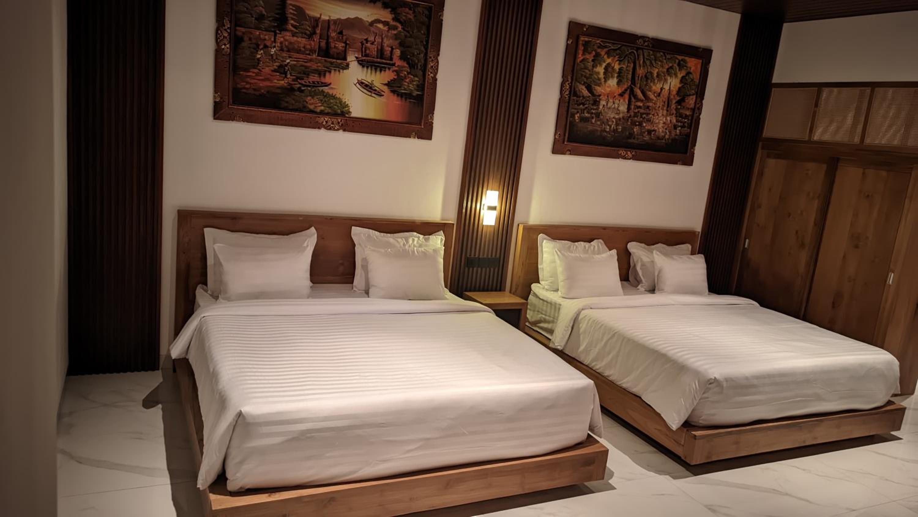 Family Suite with Balcony - Photo 4