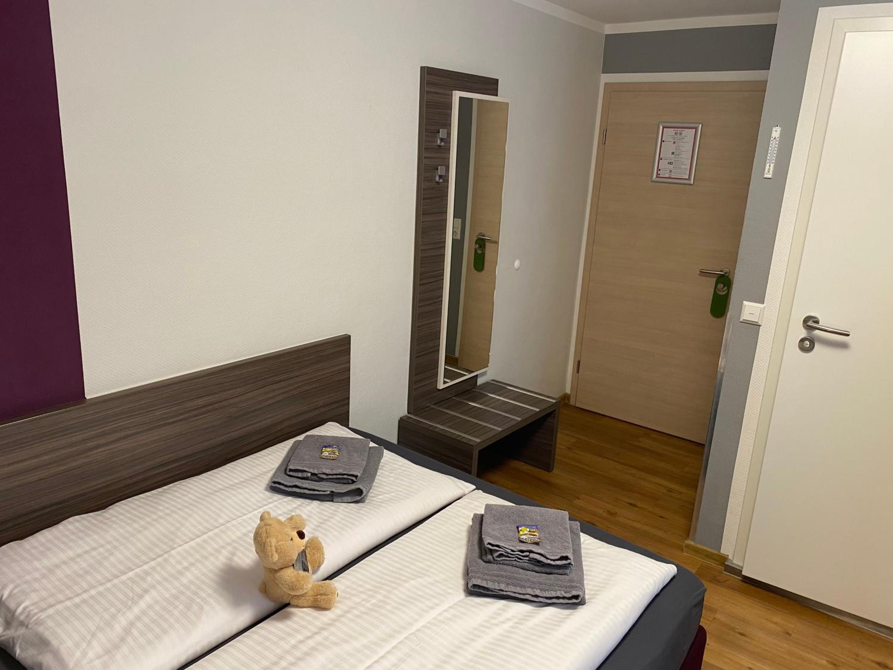 Small Double Room Without balcony and Courtyard View - Photo 10