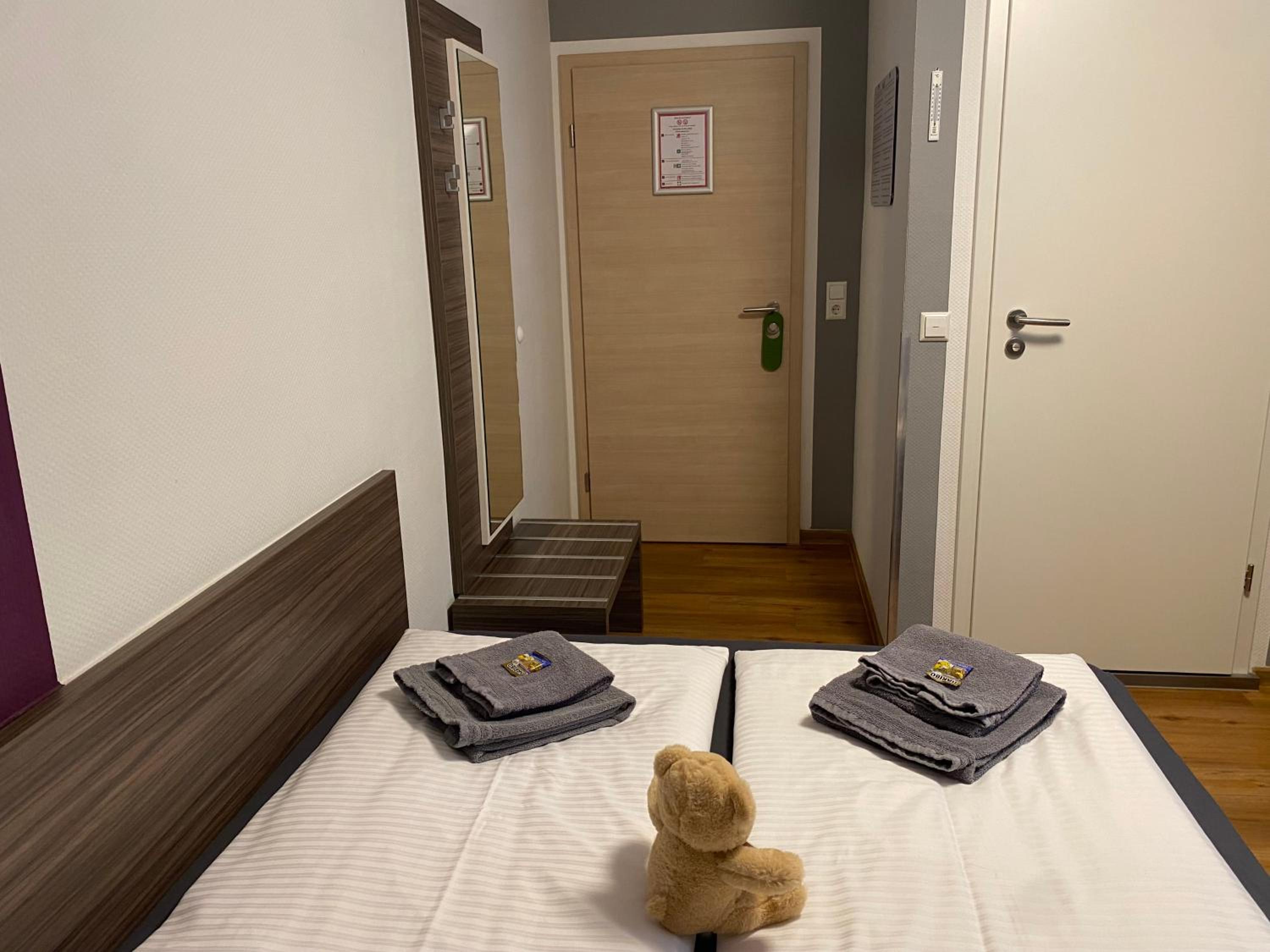 Small Double Room Without balcony and Courtyard View - Photo 8