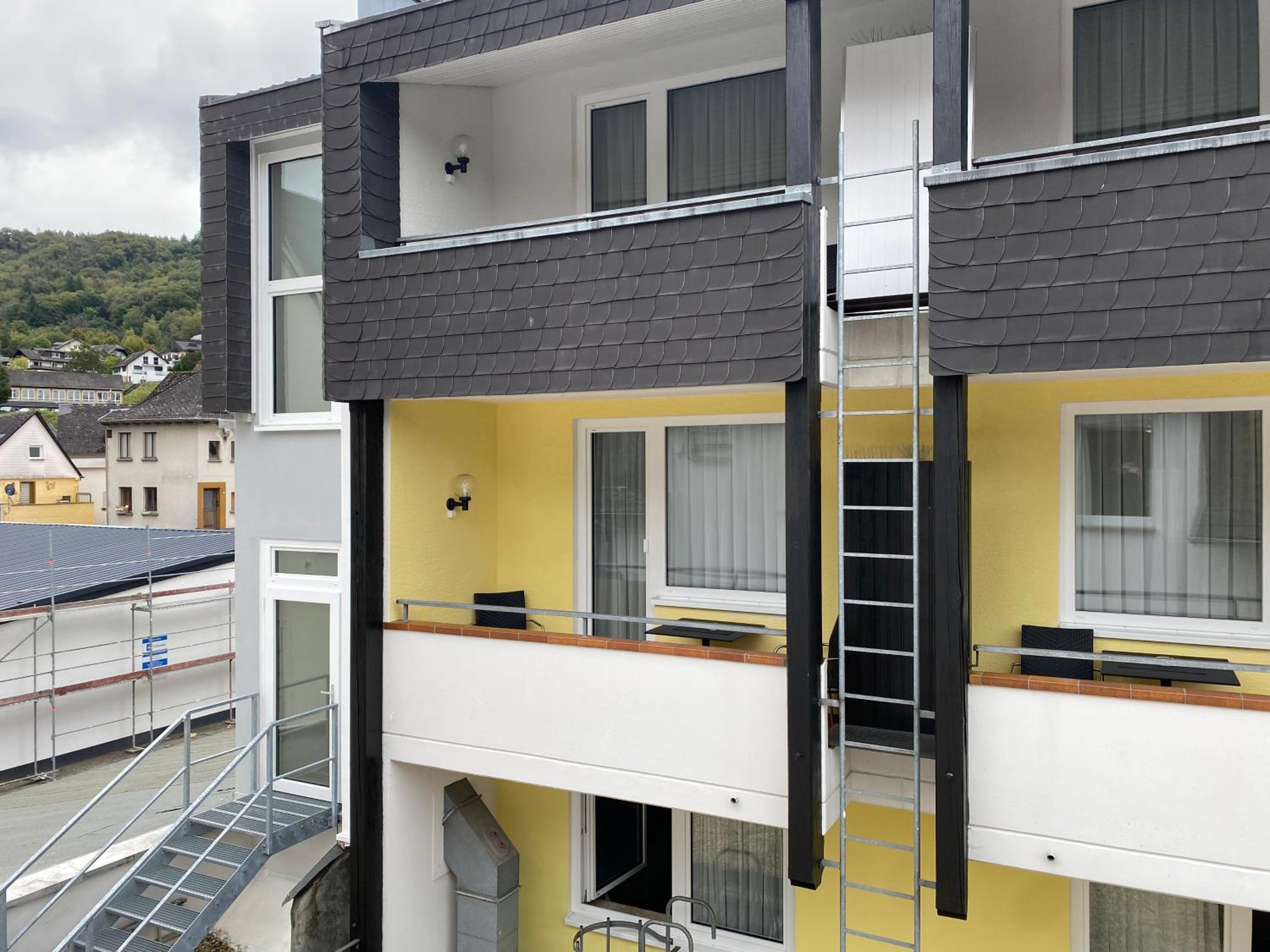 Small Double Room Without balcony and Courtyard View - Photo 12