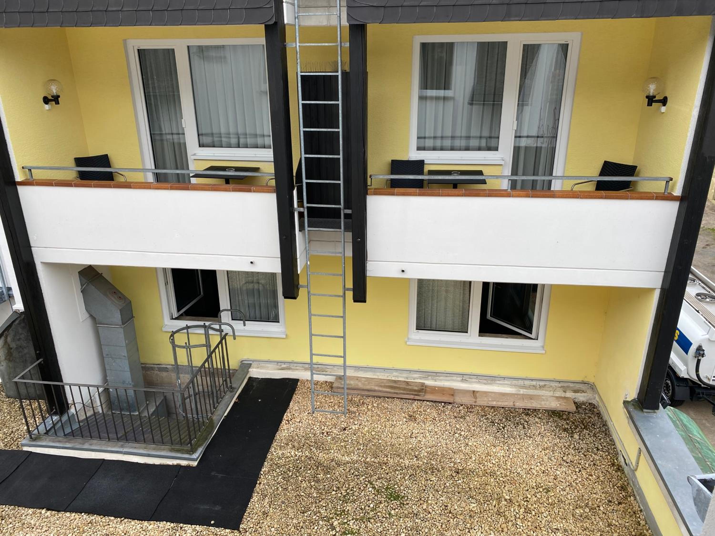 Small Double Room Without balcony and Courtyard View - Photo 13