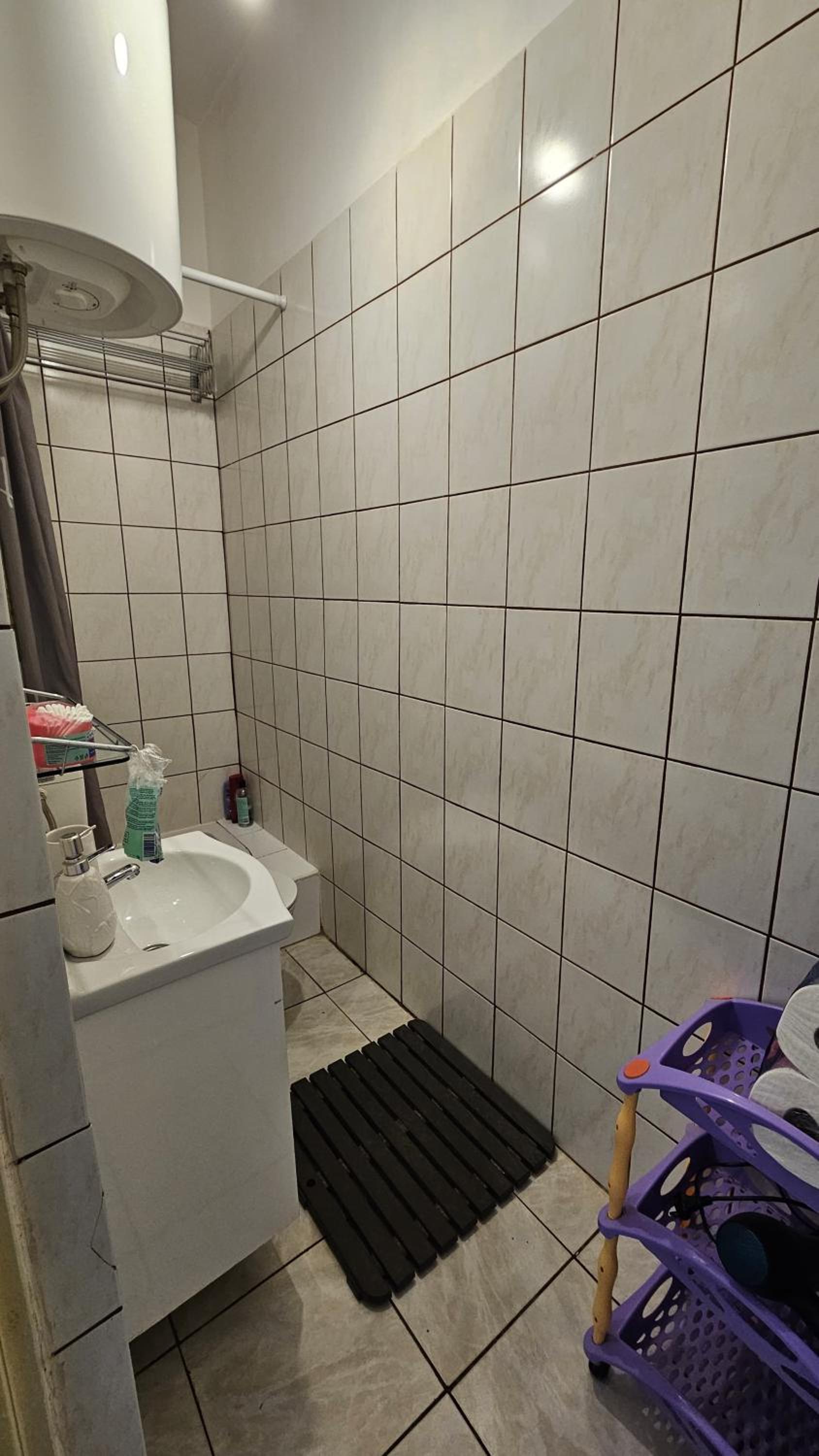 One-Bedroom Apartment - Photo 8