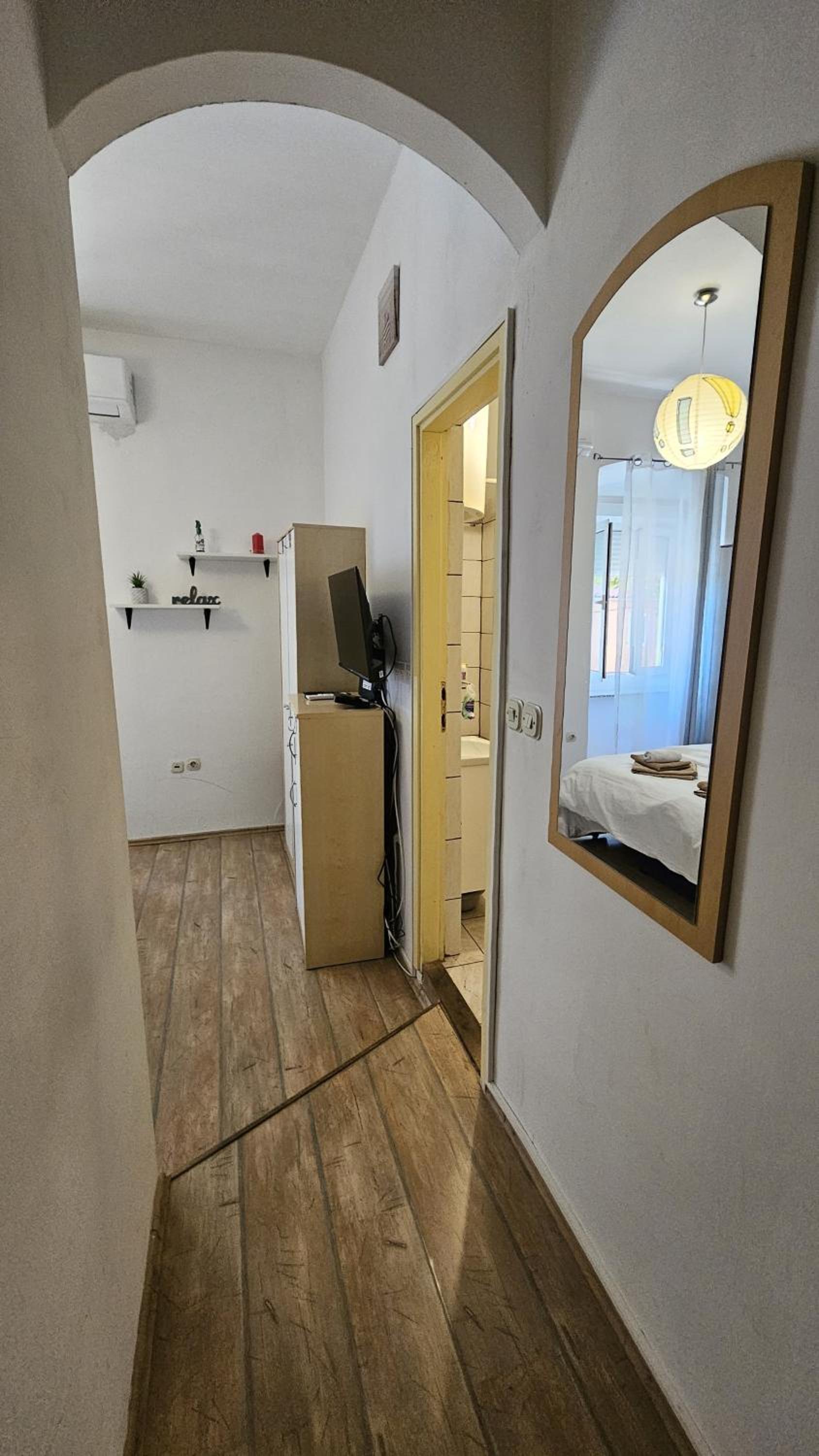 One-Bedroom Apartment - Photo 10