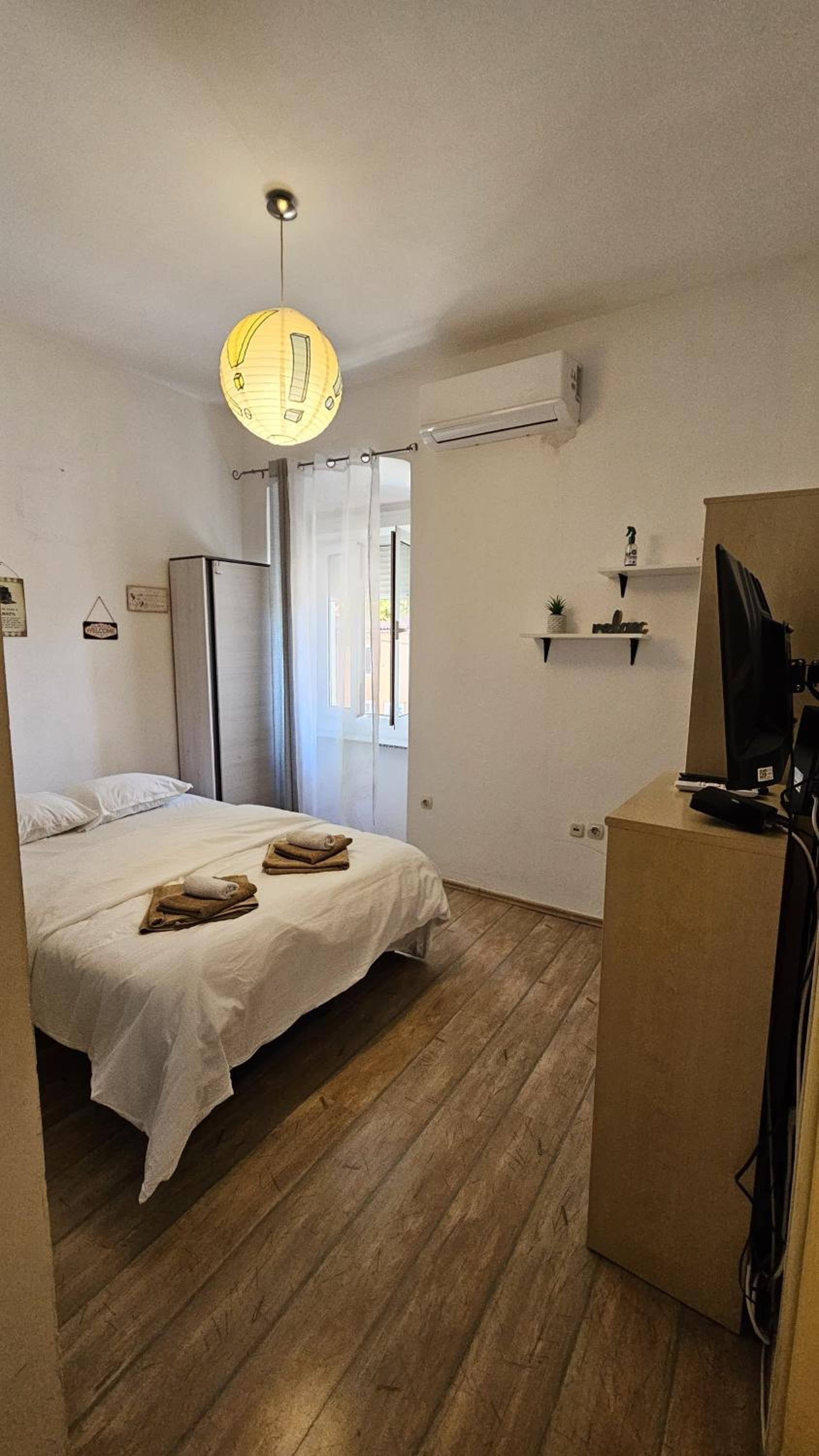 One-Bedroom Apartment - Photo 12