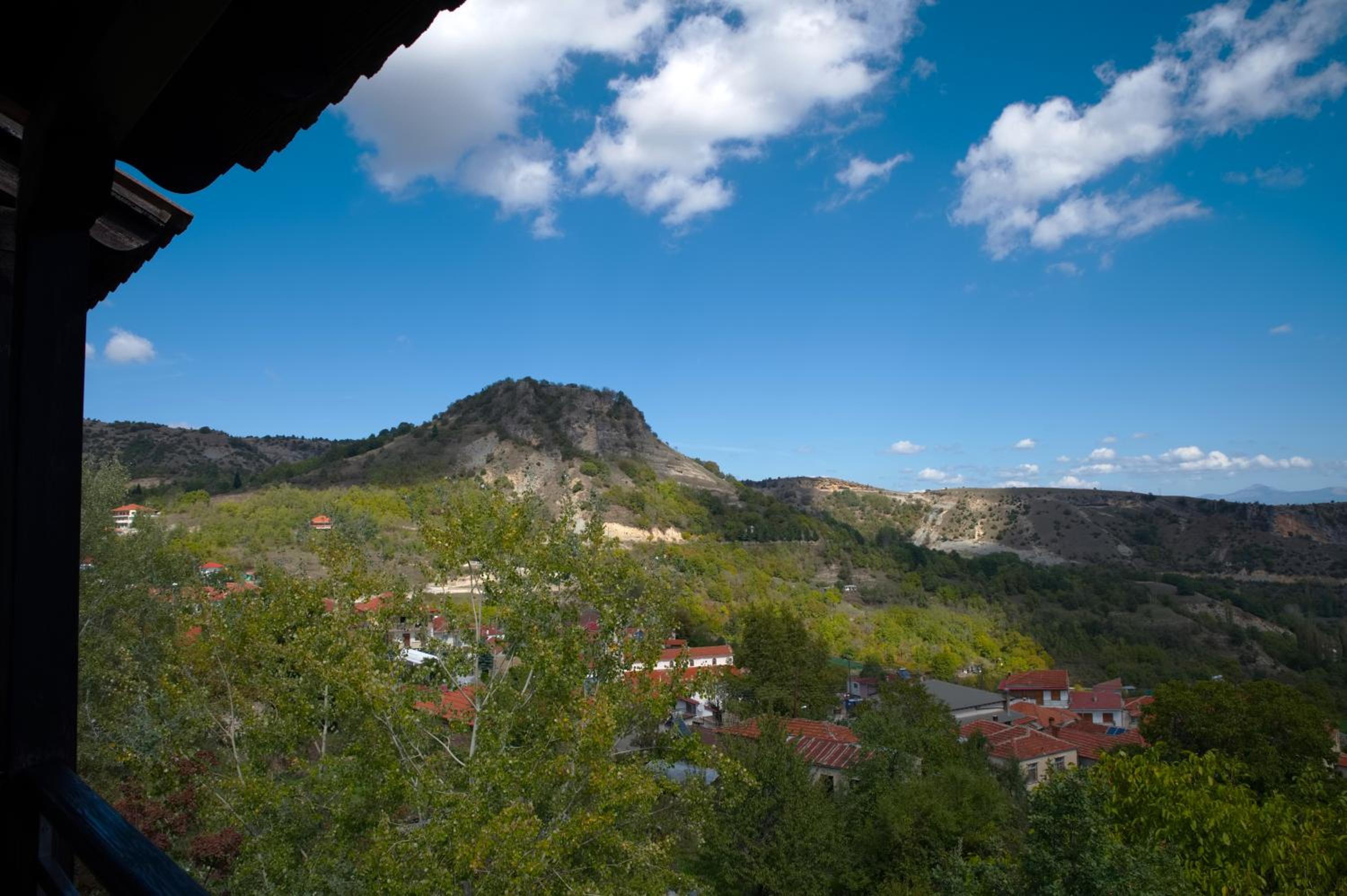 Deluxe Double or Twin Room with Mountain View photo 2