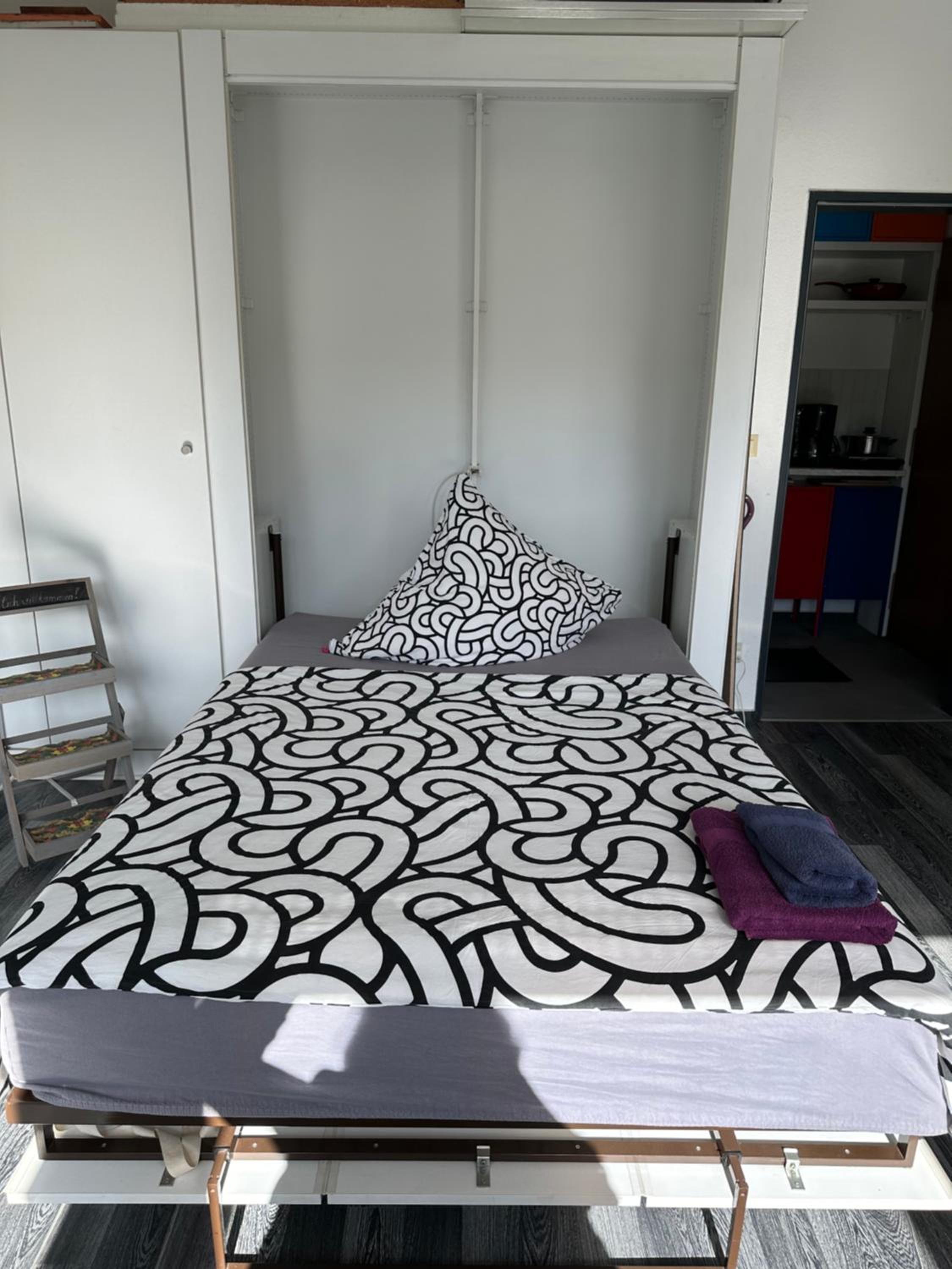 One-Bedroom Apartment photo 1