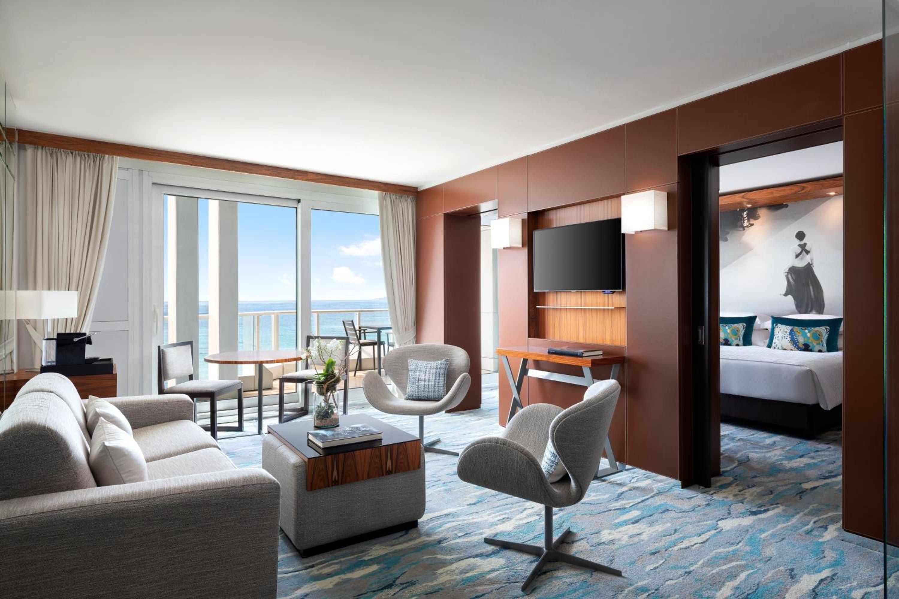 Luxury Suite with Sea View - Photo 7