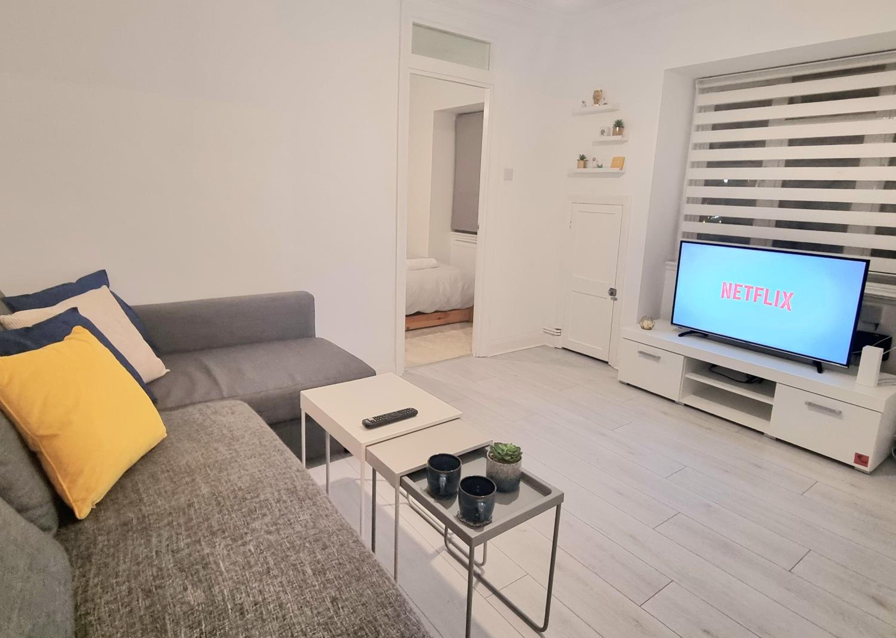 One-Bedroom Apartment photo 1