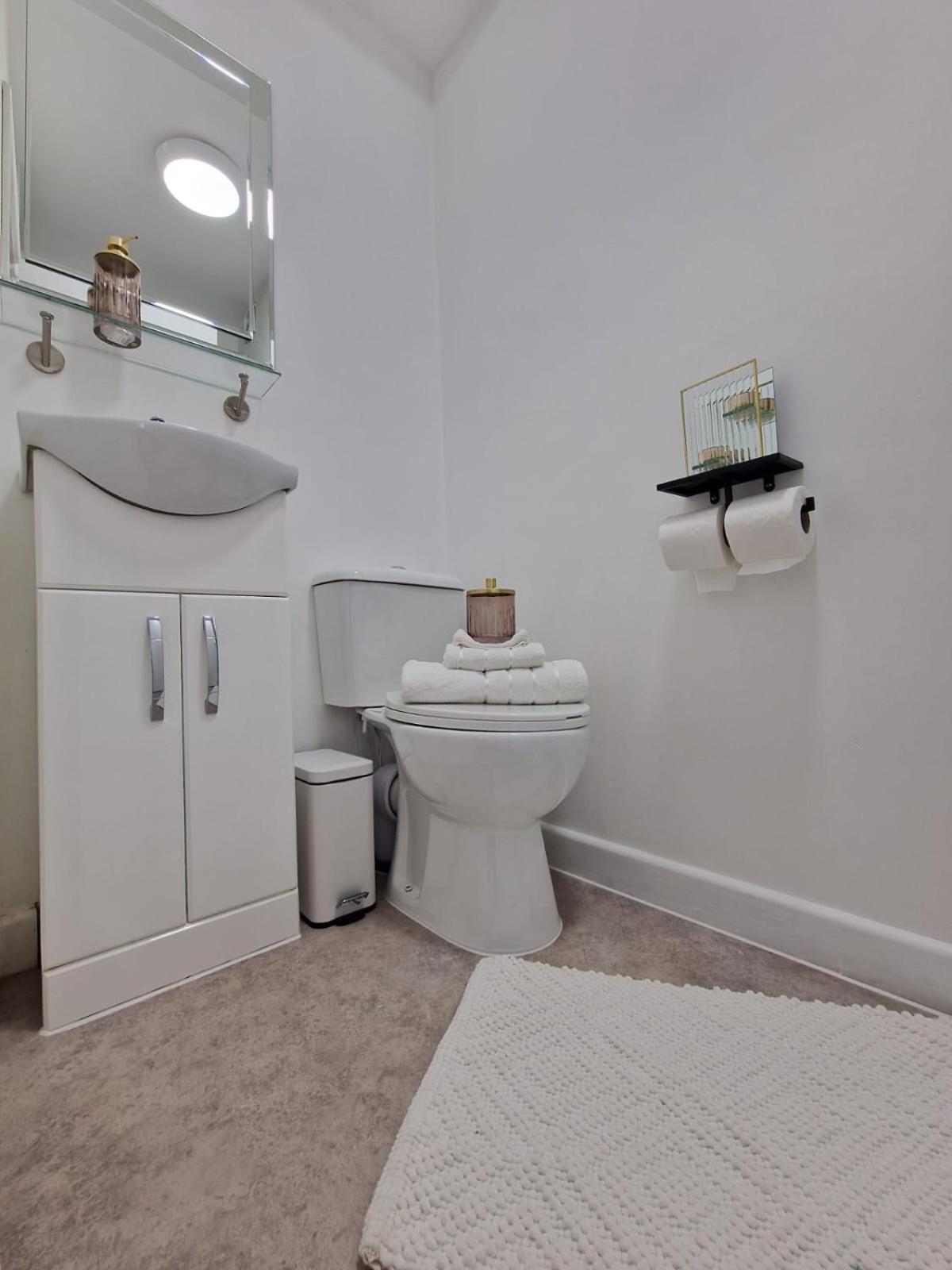 Two-Bedroom Apartment photo 2