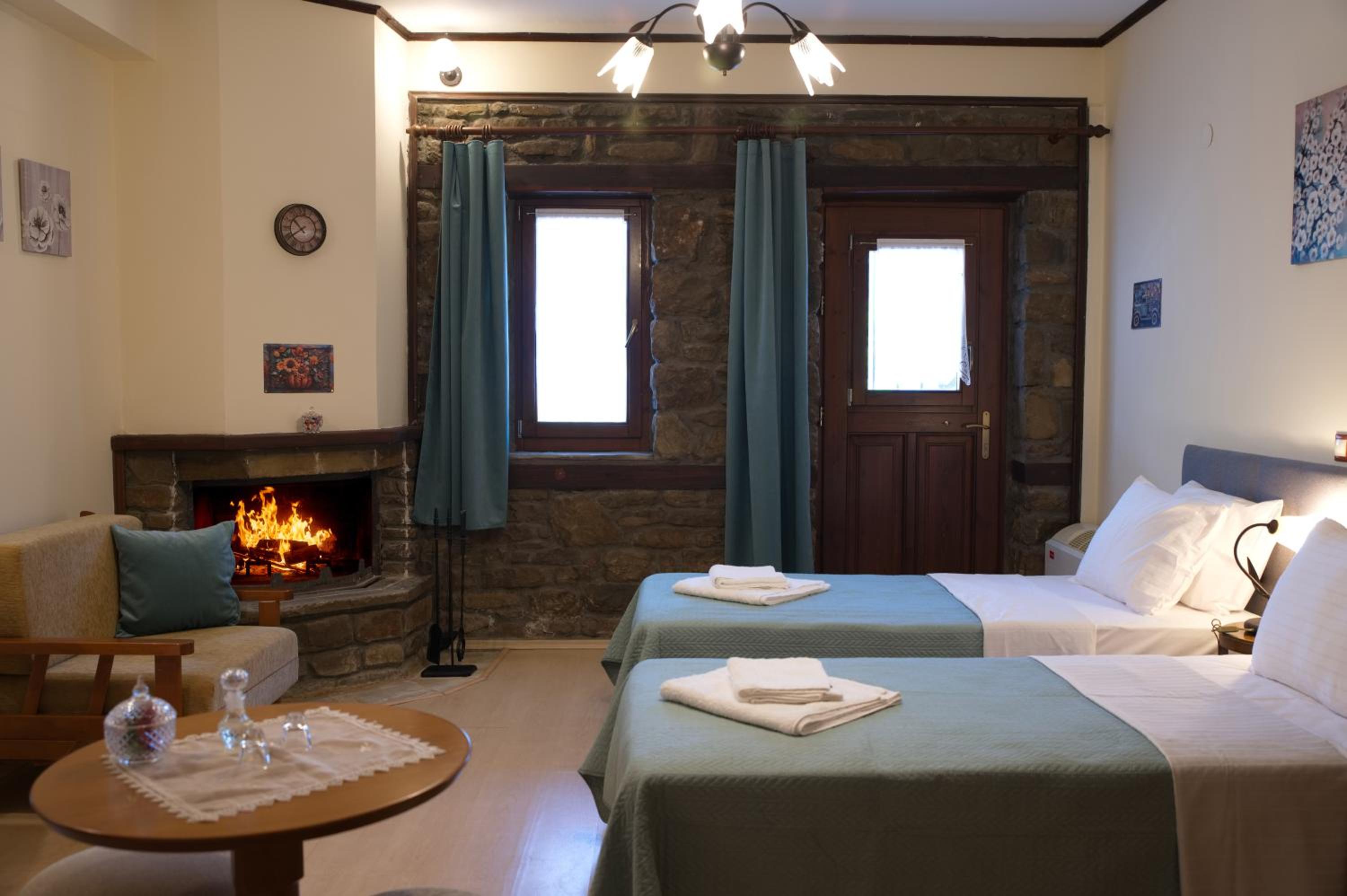 Deluxe Double or Twin Room photo 1