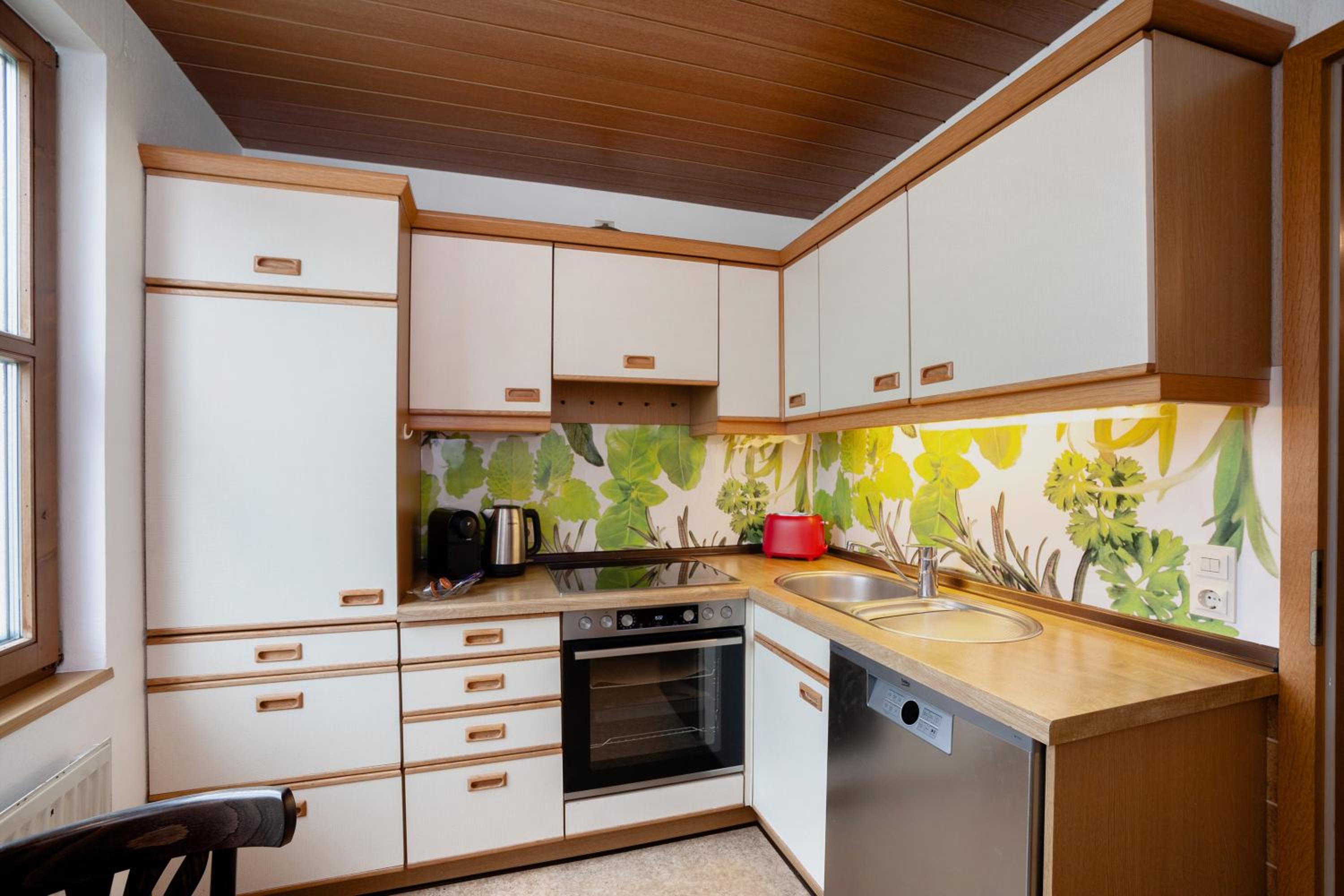 Two-Bedroom Deluxe Apartment with Garden View photo 3