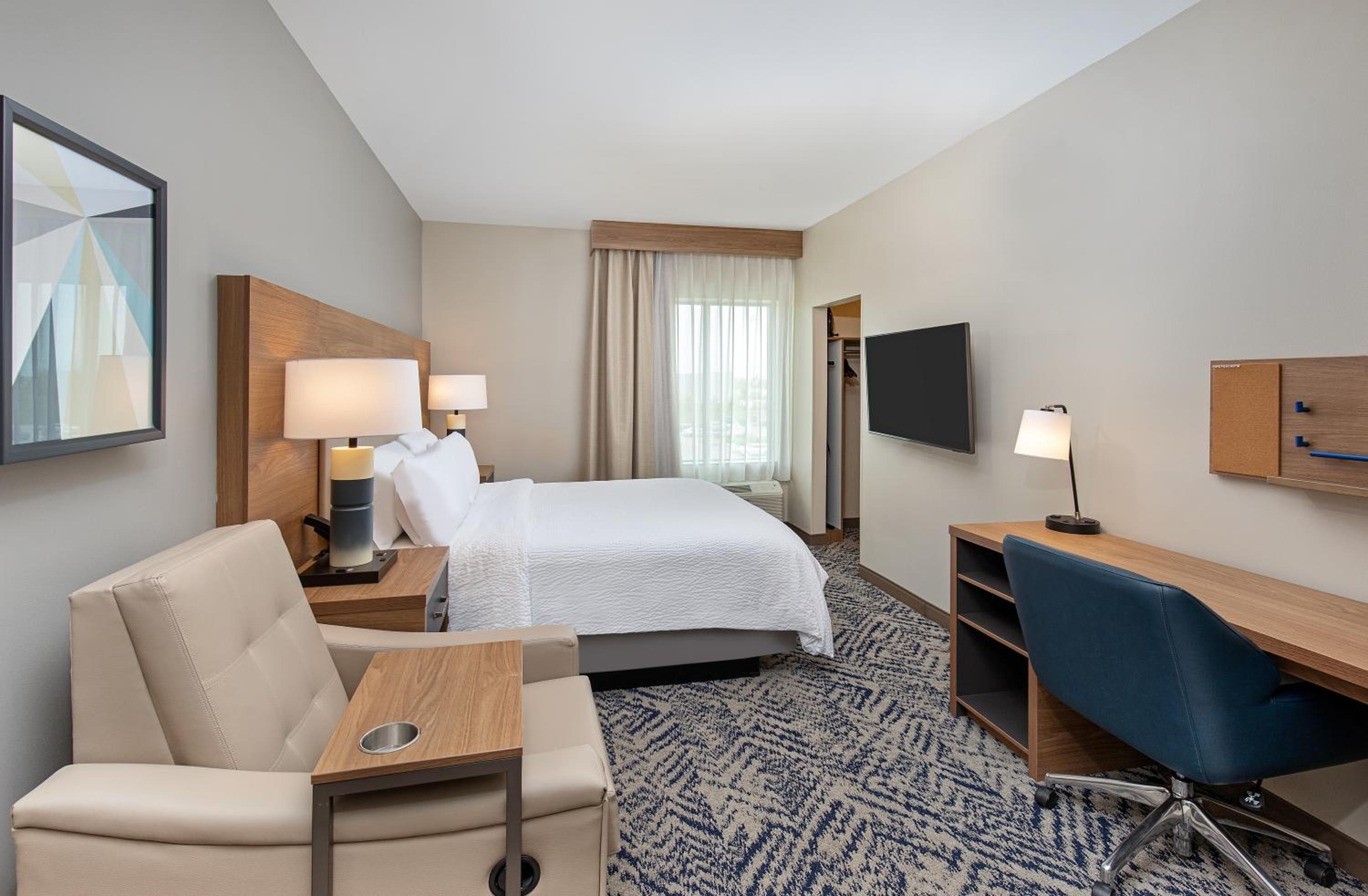 King Studio Suite - Photo 3